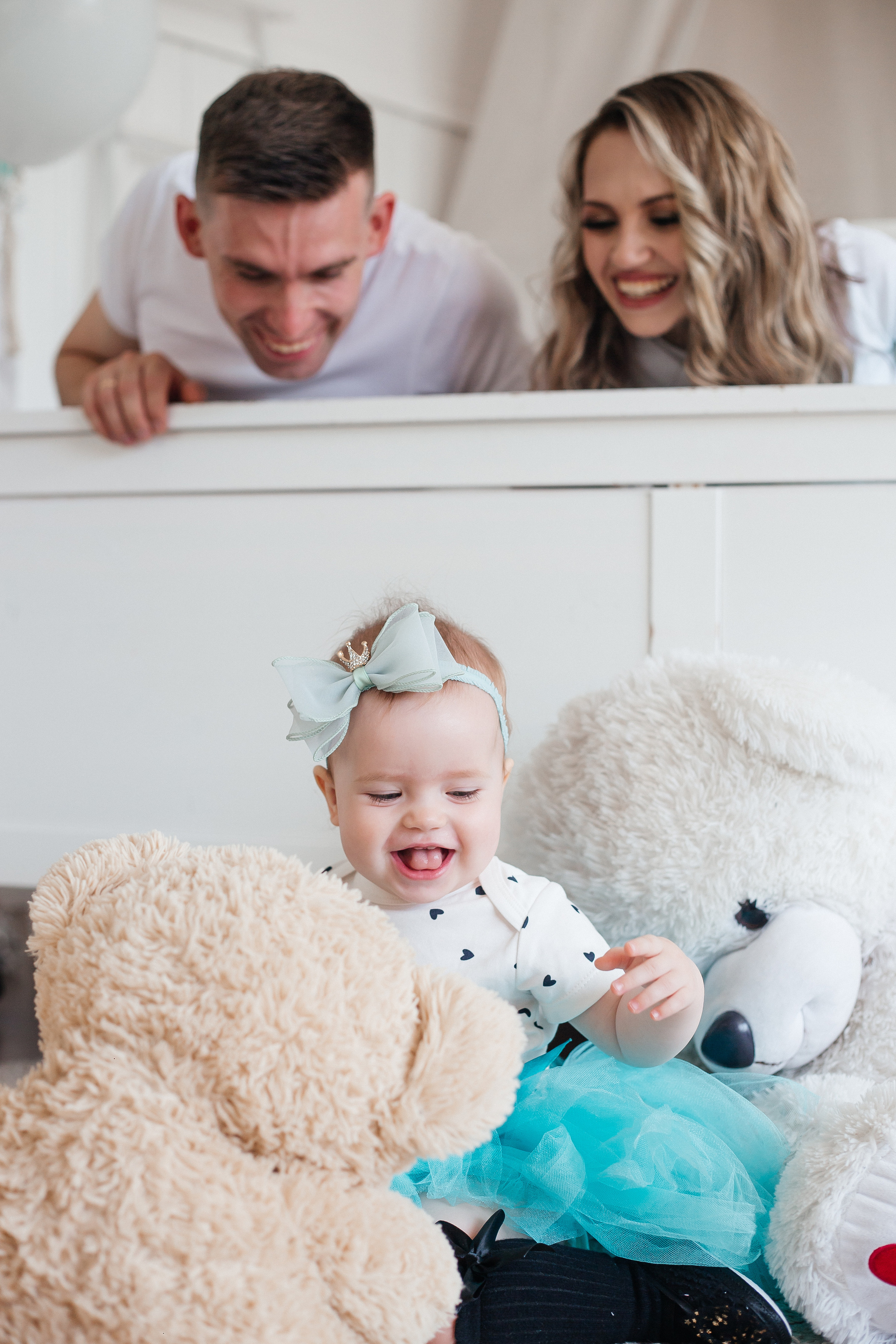 Семейная фотосессия с ребенком в детской фотостудии Челябинска. Свадебный фотограф Челябинск Зиненко Виктория