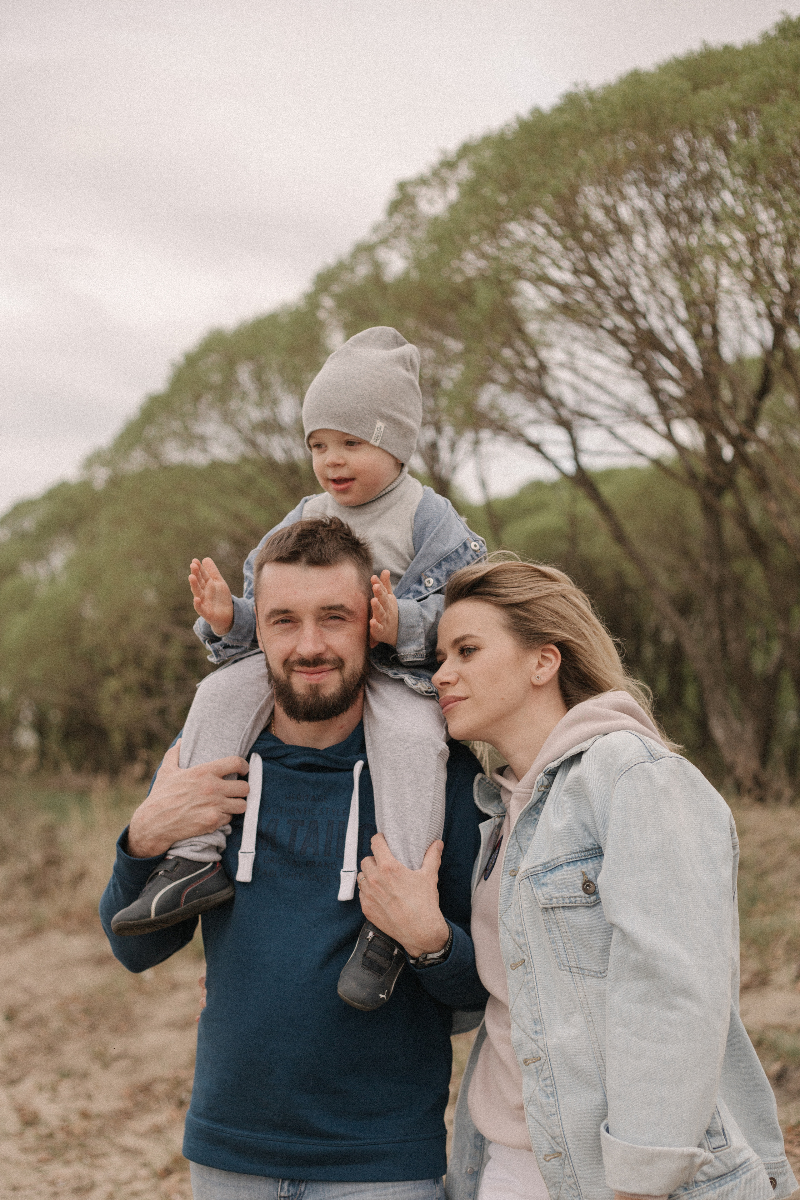 Прогулочная семейная съемка на берегу Смолино. Свадебный фотограф Челябинск Зиненко Виктория