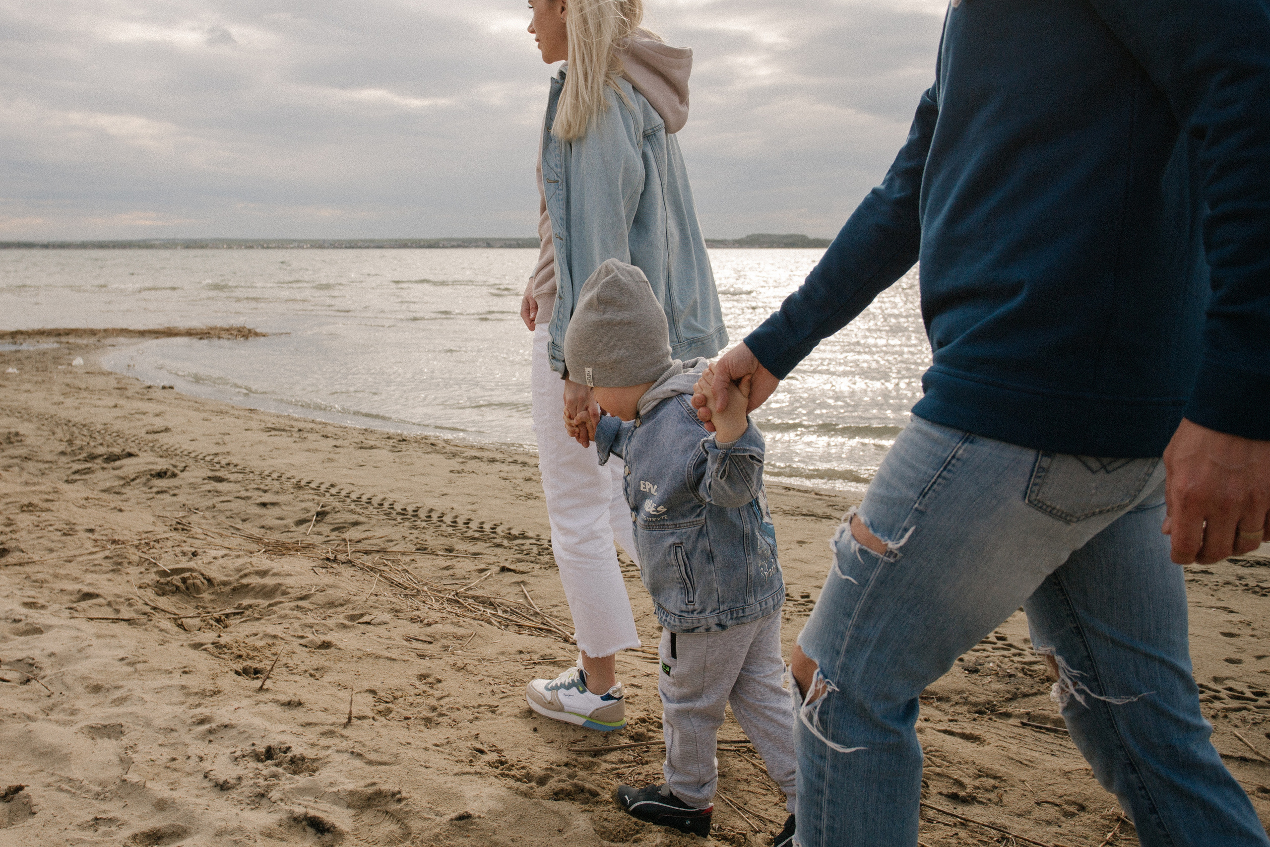 Прогулочная семейная съемка на берегу Смолино. Свадебный фотограф Челябинск Зиненко Виктория