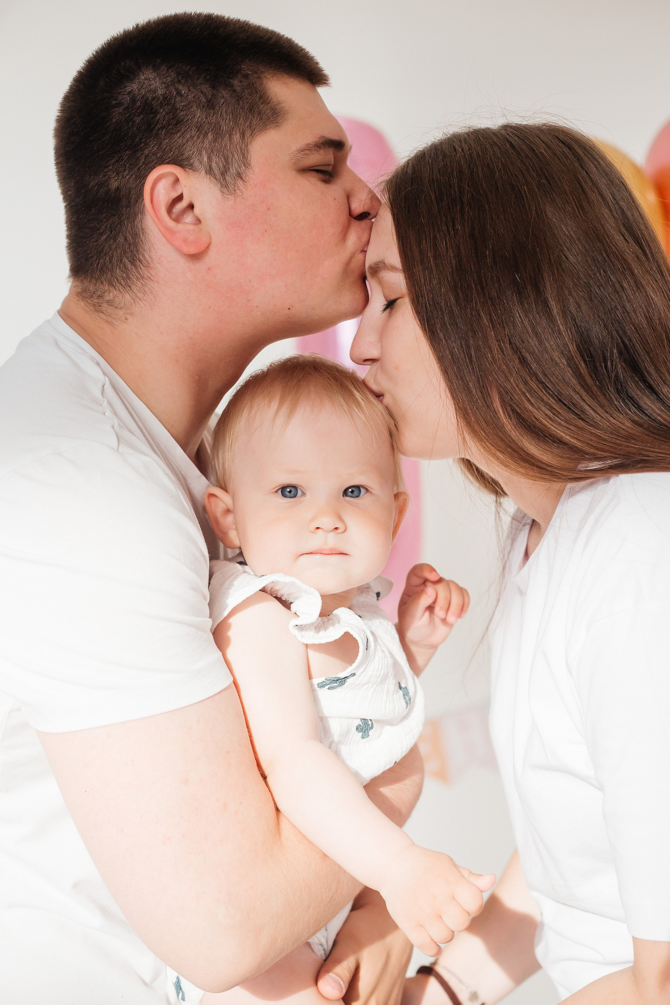 Фотосессия в честь годика Софии в фотостудии Челябинска. Свадебный фотограф Челябинск Зиненко Виктория