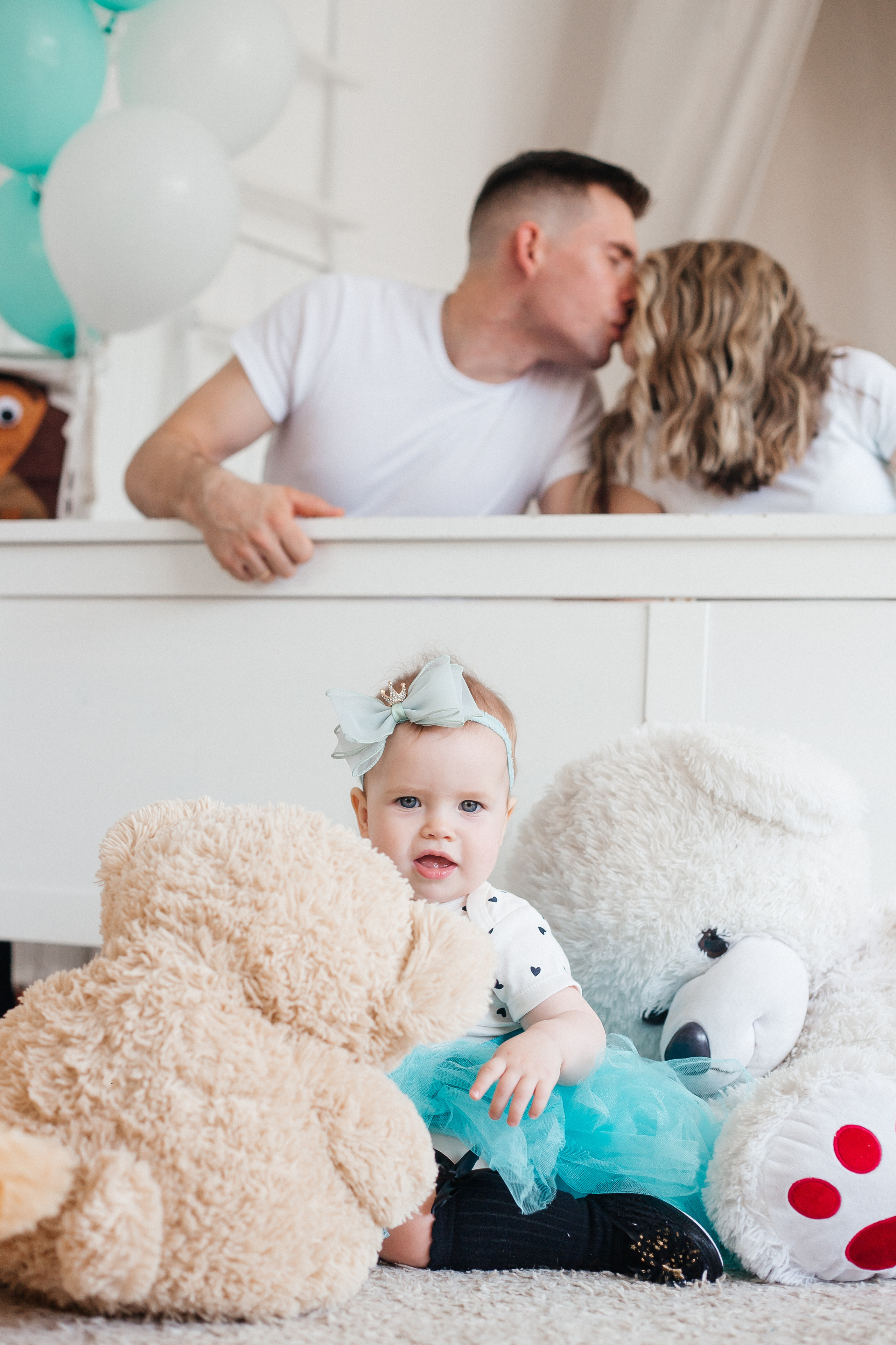 Семейная фотосессия с ребенком в детской фотостудии Челябинска. Свадебный фотограф Челябинск Зиненко Виктория