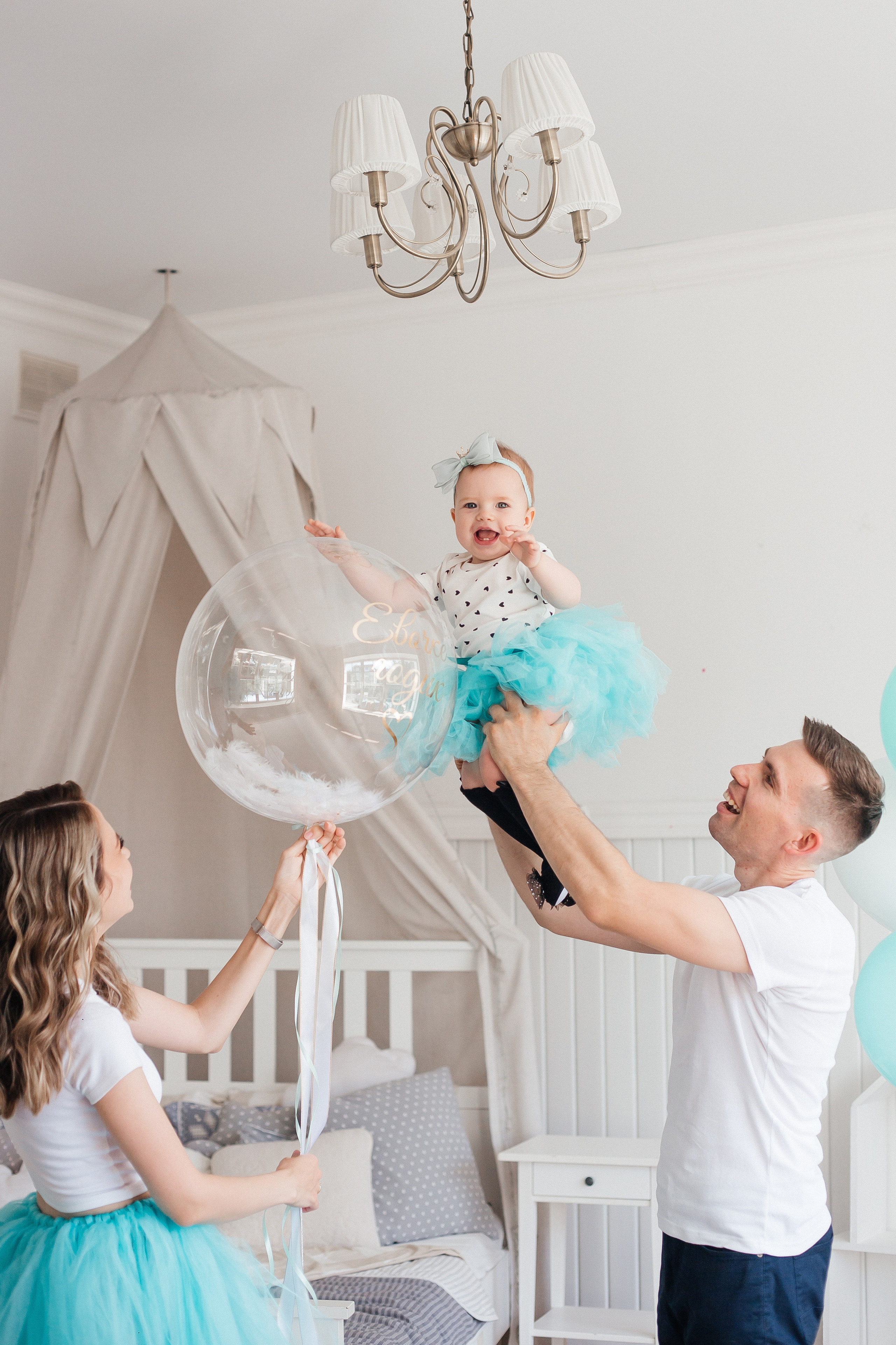 Семейная фотосессия с ребенком в детской фотостудии Челябинска. Свадебный фотограф Челябинск Зиненко Виктория