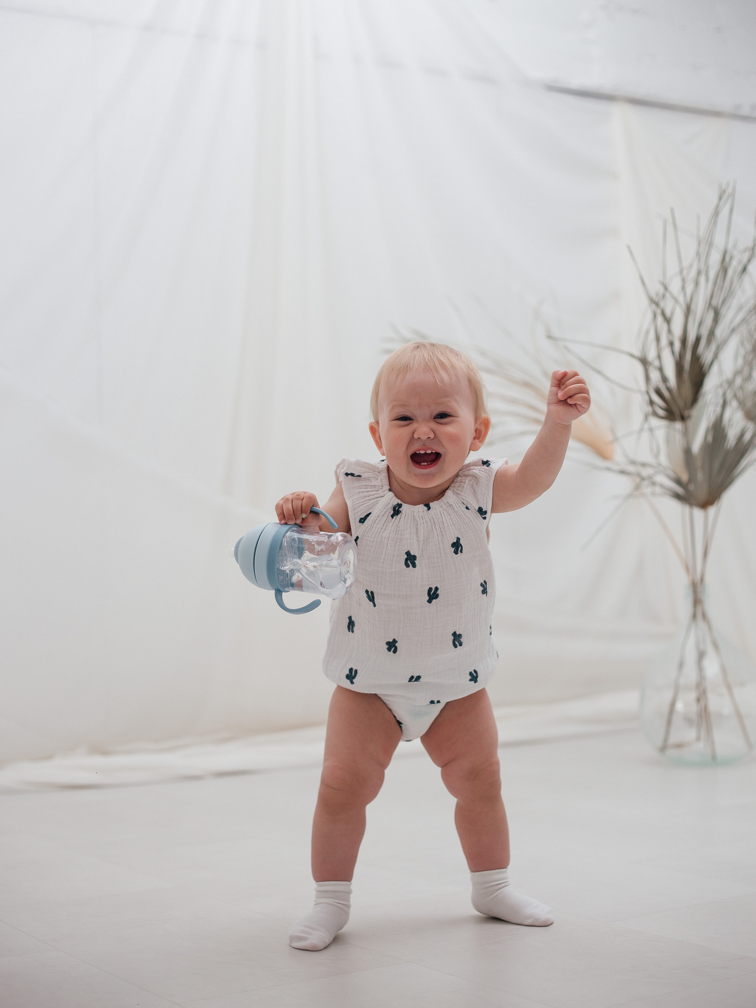 Фотосессия в честь годика Софии в фотостудии Челябинска. Свадебный фотограф Челябинск Зиненко Виктория