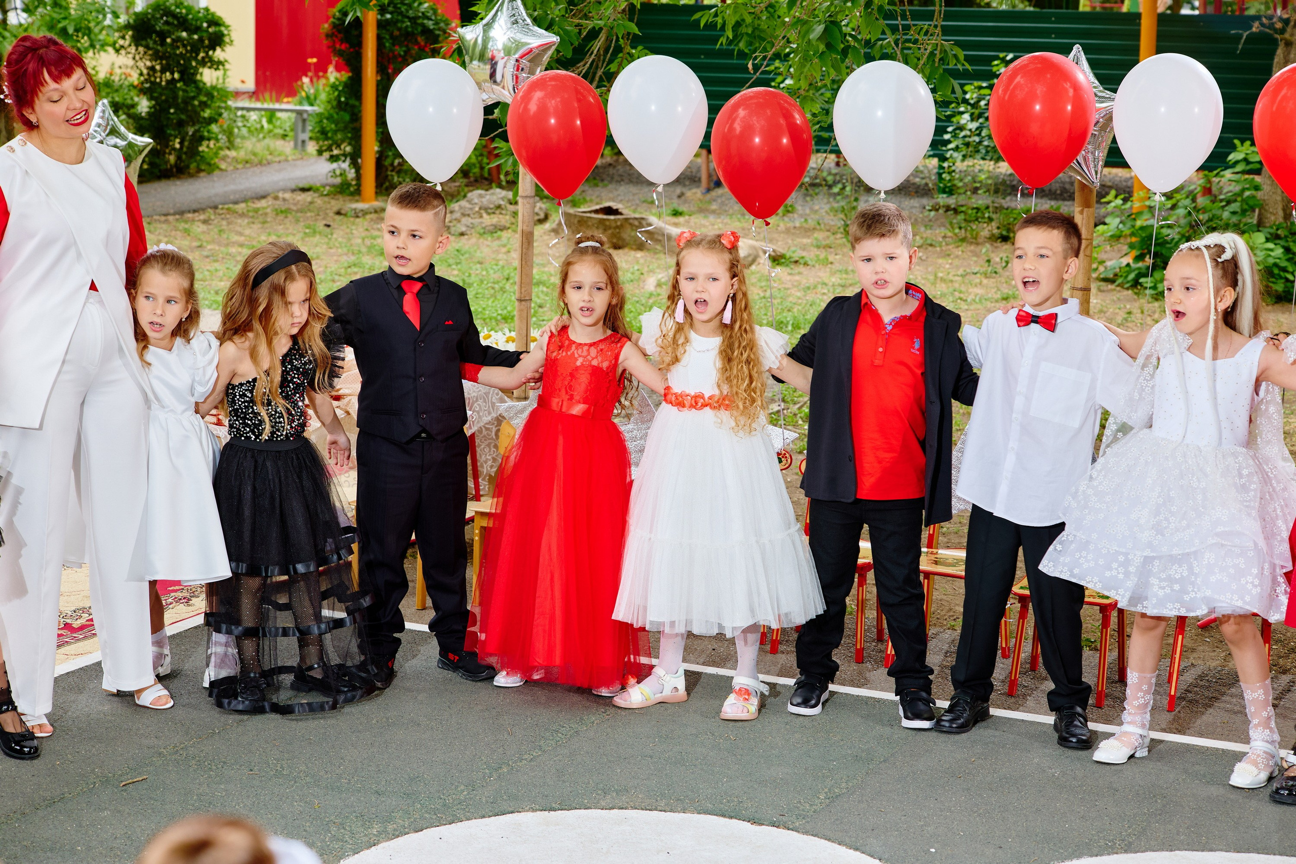 Выпускной 45 сад. Фотограф Выпускные альбомы Таганрог Сергей Коробченко