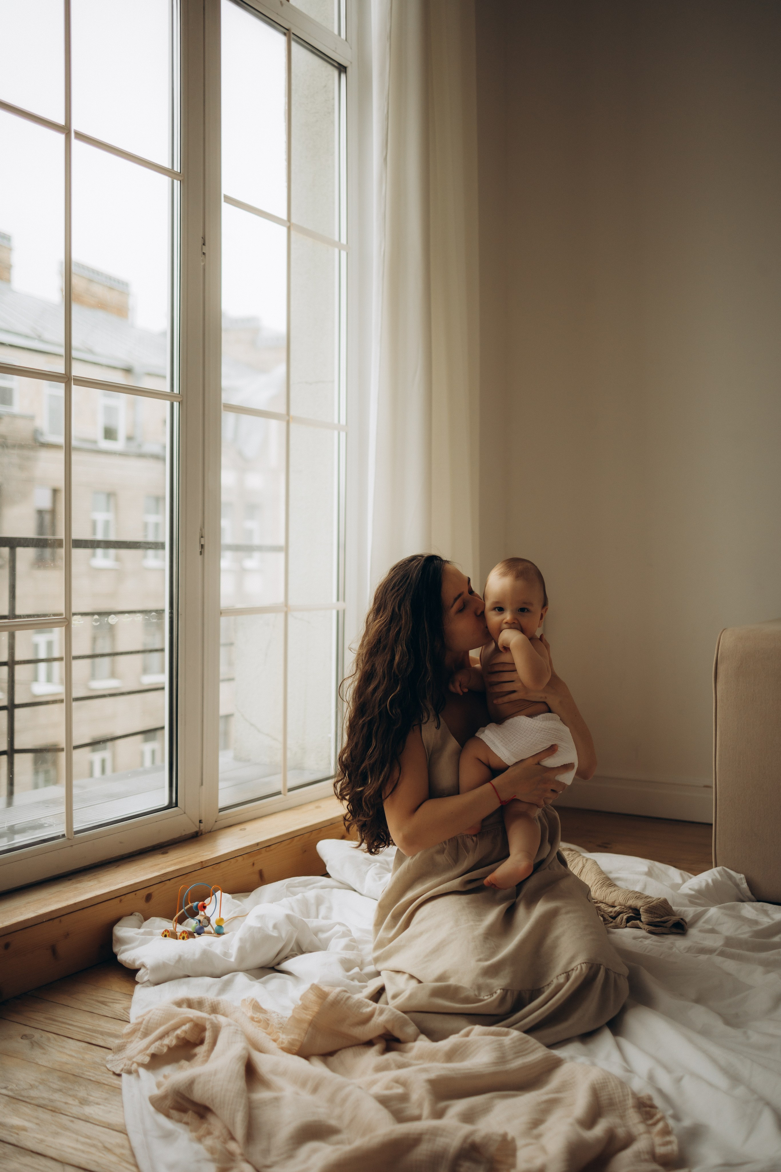 Регина и малыш Дима. Семейный, домашний, ньюборн фотограф Москва Цветкова Елизавета