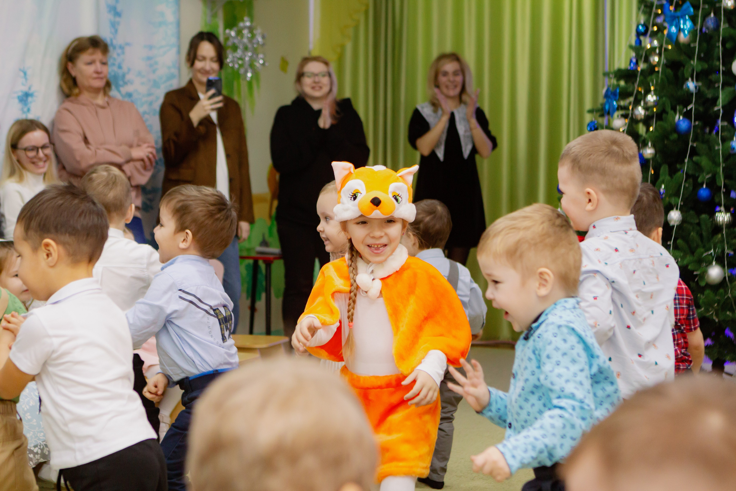 Фотосъёмка новогоднего утренника. Фотограф в Екатеринбурге Пойгина Елена