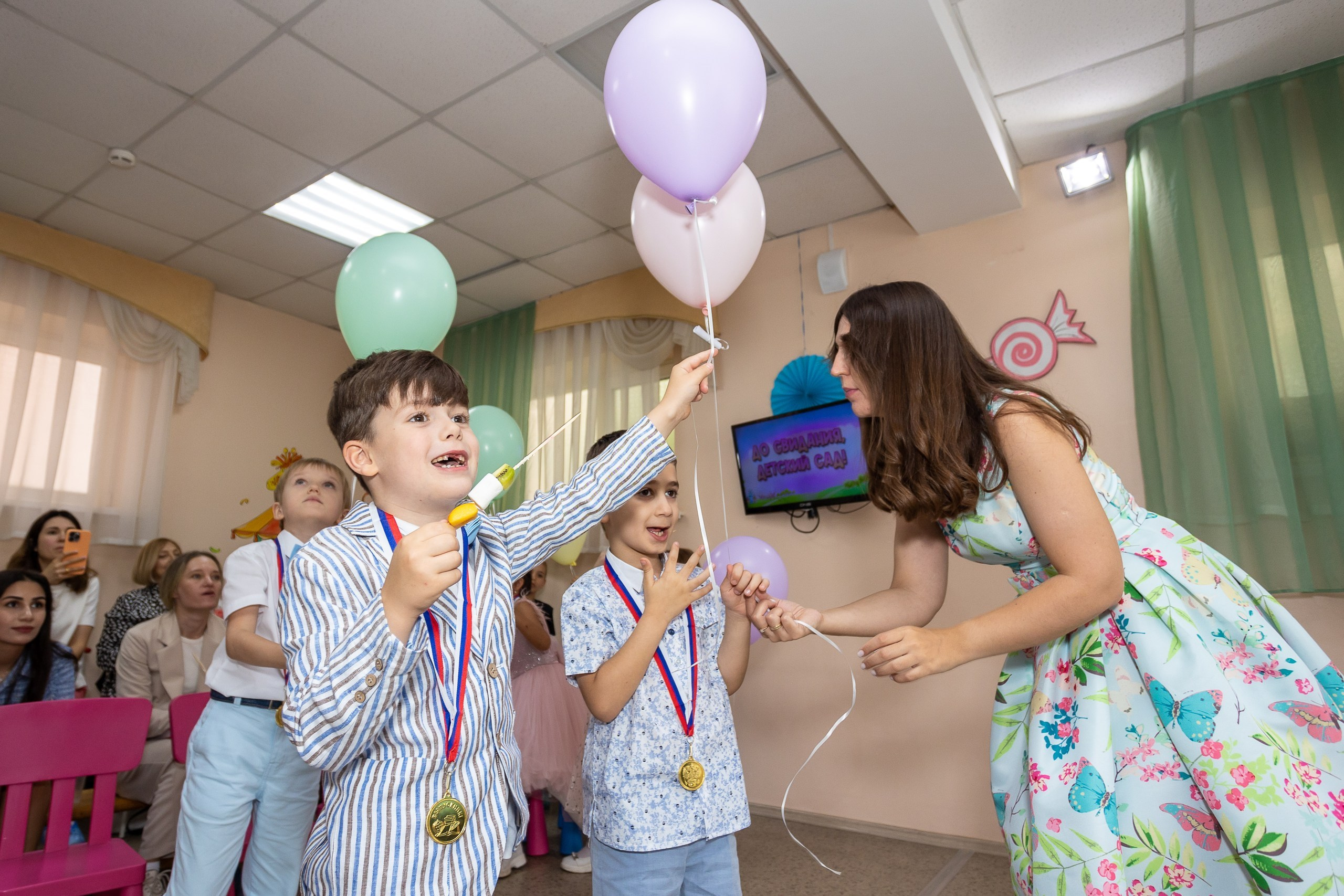Выпускной Детский сад, 2 часа, 8000. Выпускные альбомы Майкоп, Краснодар Елена Золотарева