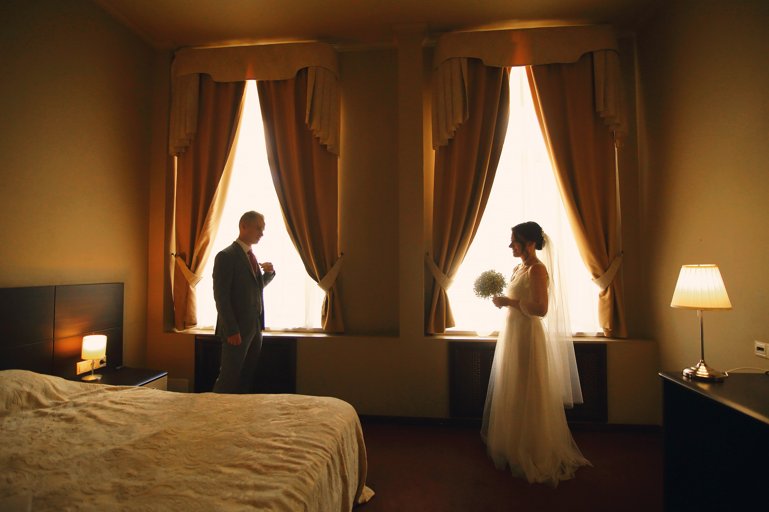 Съемка пары в отеле, на природе, в городе. Свадебный и репортажный фотограф в Ярославле и Санкт-Петербурге Роман Микрюков