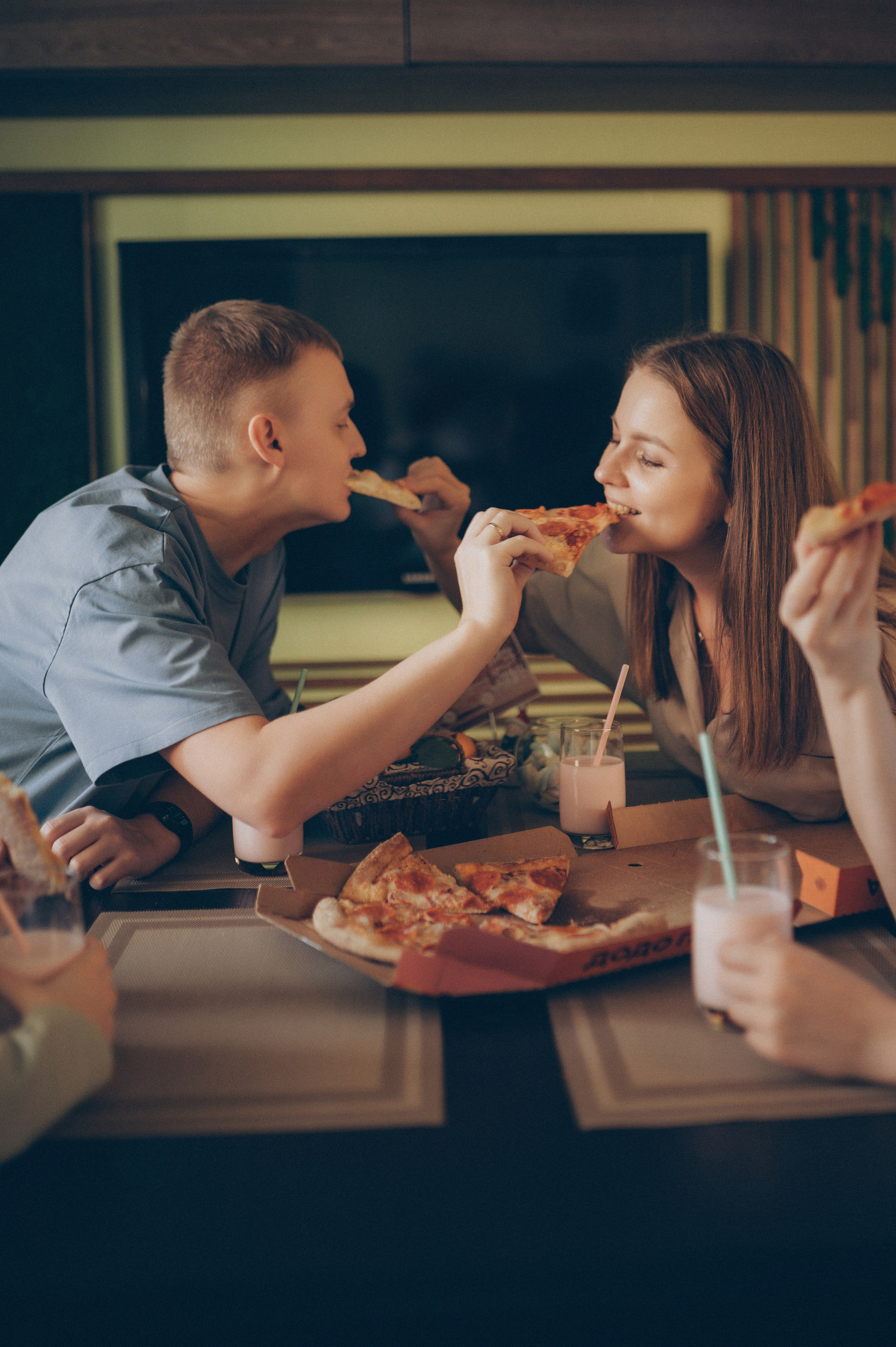 Тася, Соня, Женя и Илья (новогодняя домашняя). Фотограф, г. Лесной Свердловской области