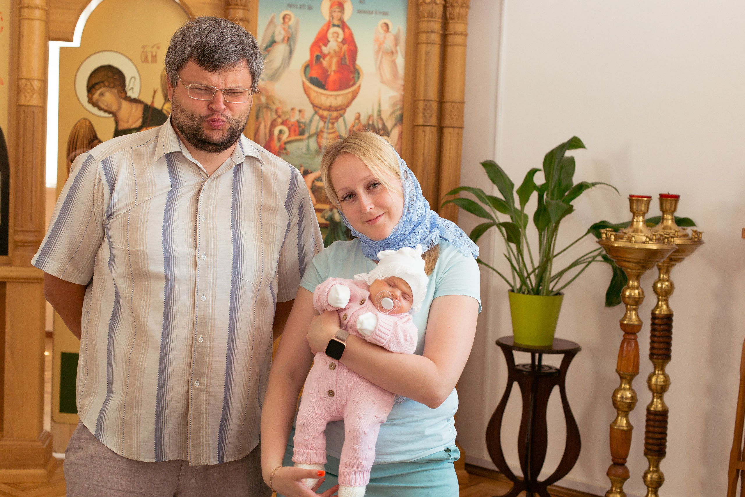 Крещение Ульяны. Успенская церковь. Фотограф новорожденных и детский в Сергиевом Посаде Кругликова Юлия