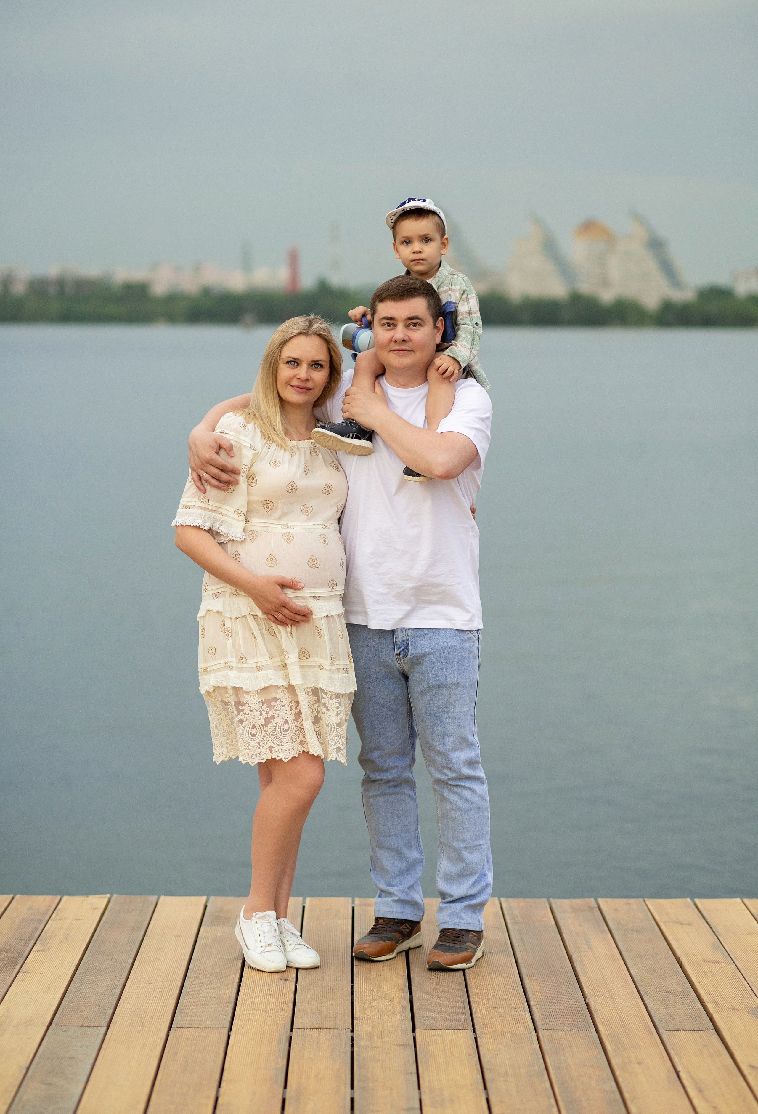 Семейная фотосессия — прогулка по набережной. Вера Соколова фотограф Воронеж