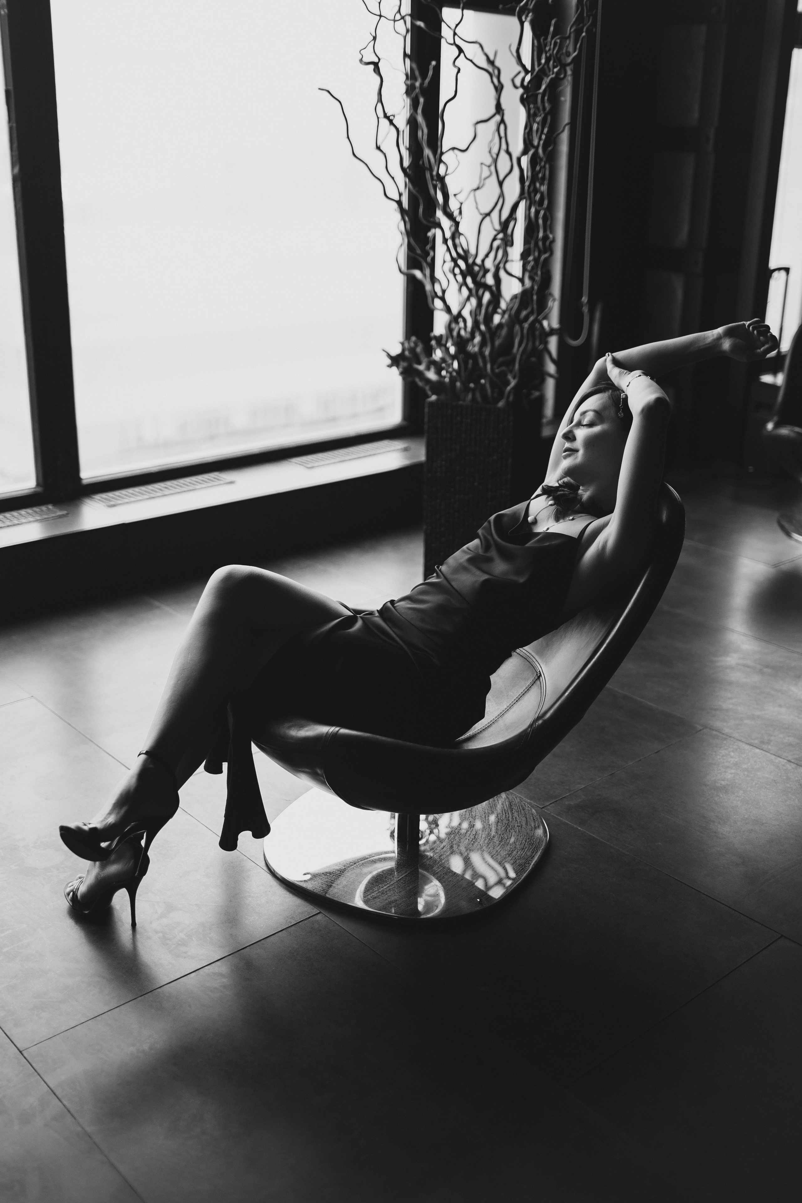 Фотосессия в темной студии