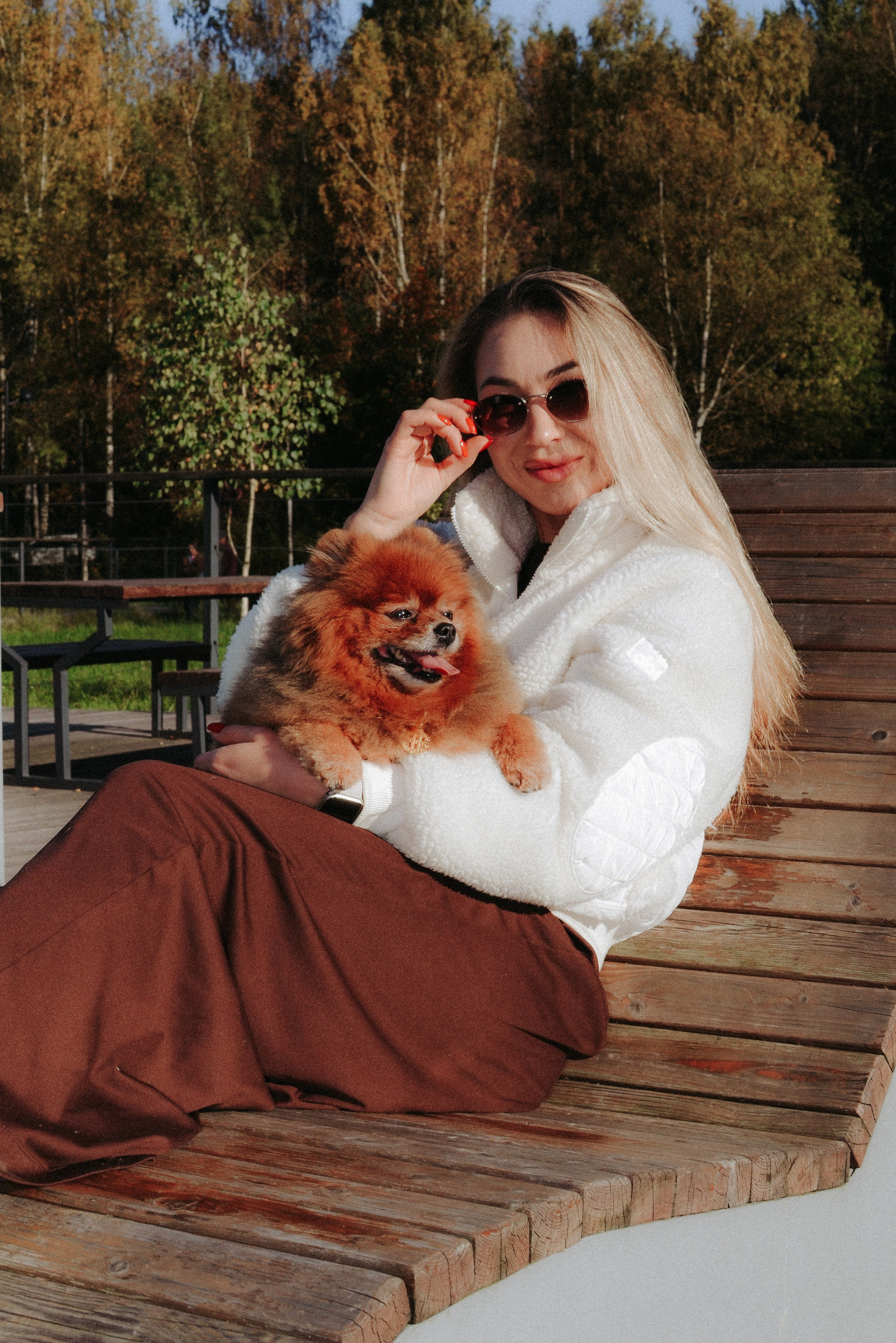 Дарья со своими четвероногими друзьями 👣🐾. Фотограф Julia Bogdane