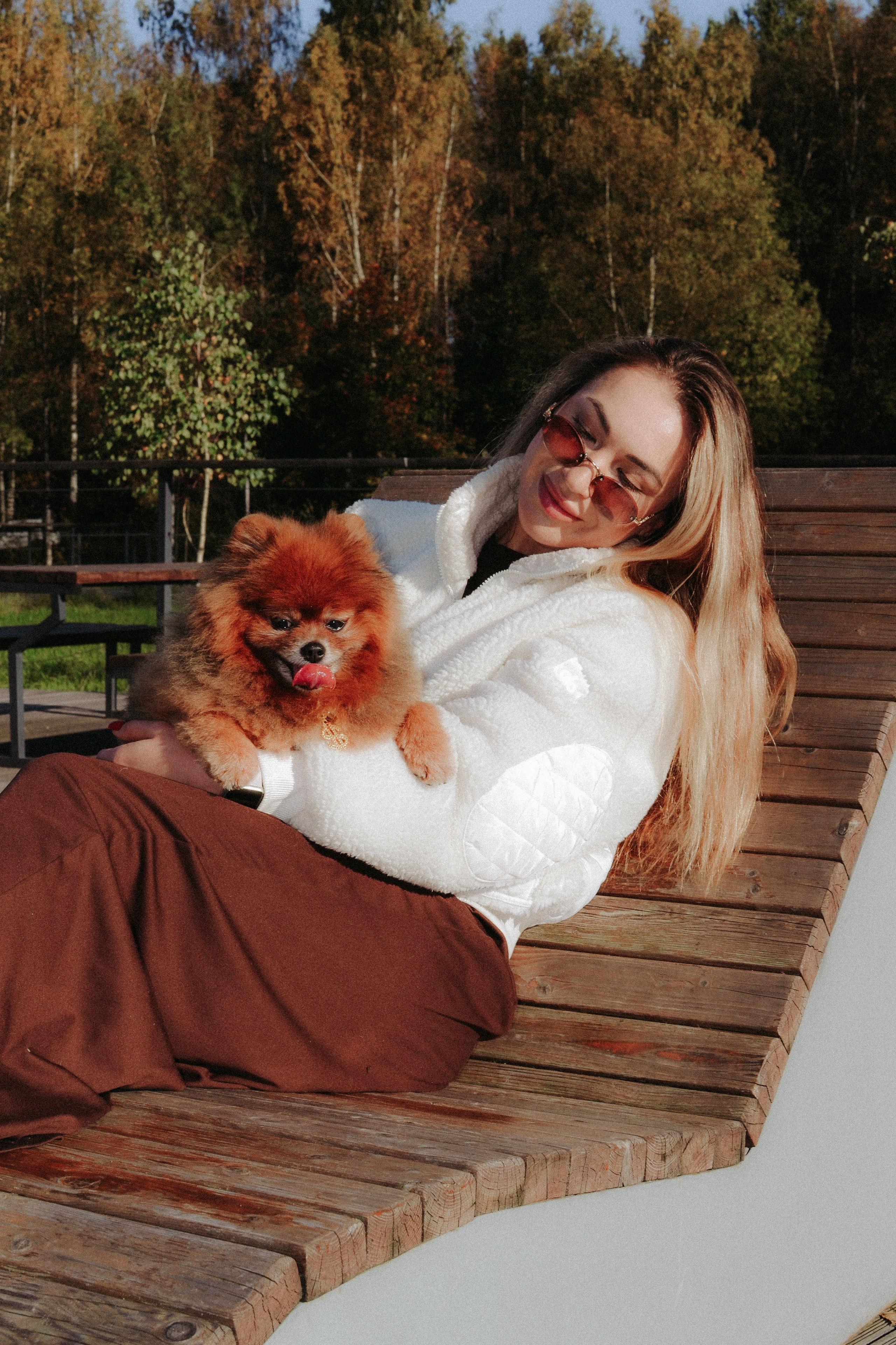 Дарья со своими четвероногими друзьями 👣🐾. Фотограф Julia Bogdane