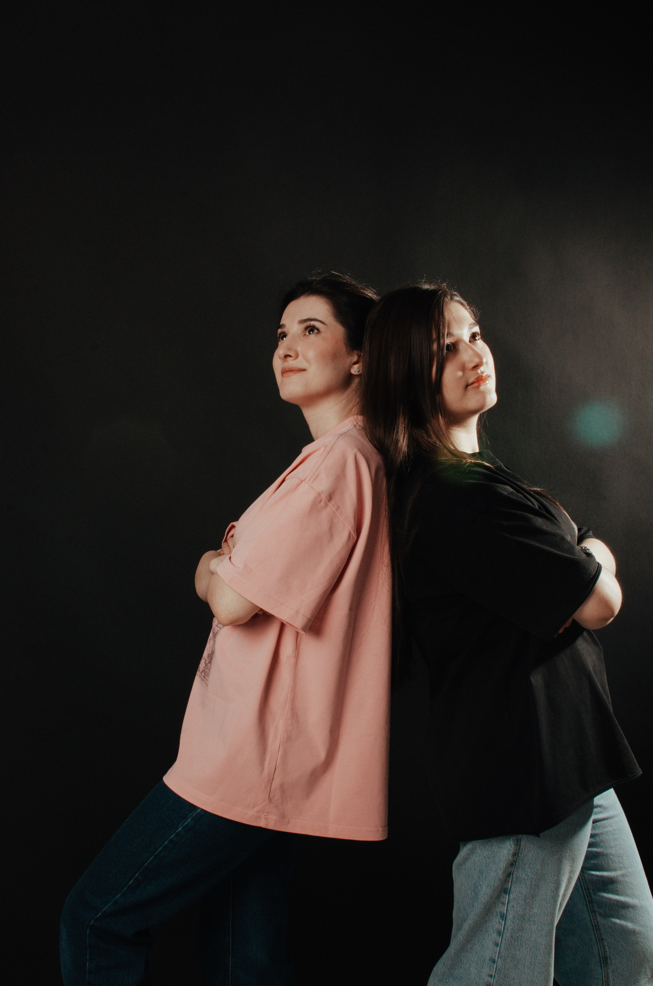 Родные сестра