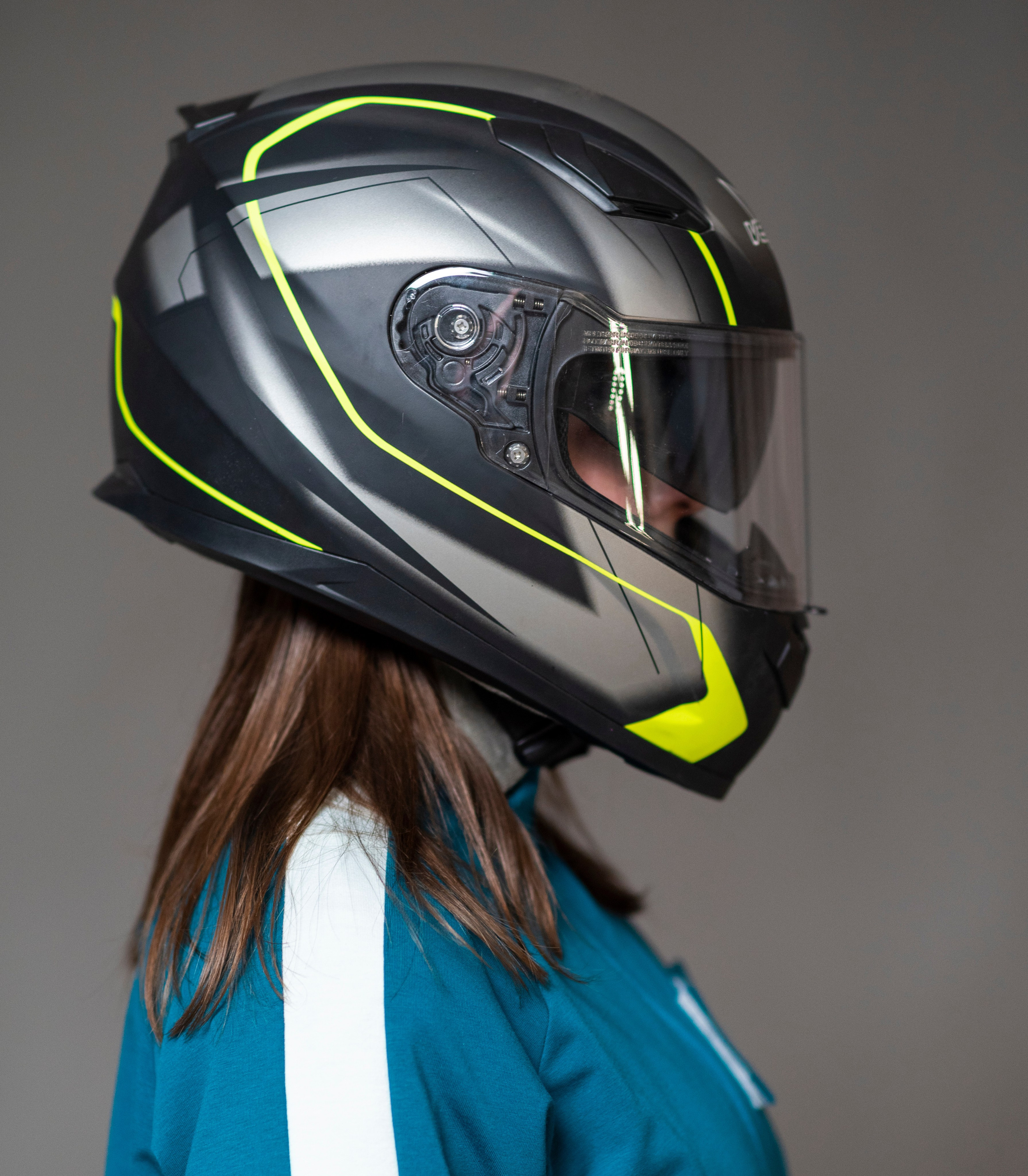 Фотопроект самоизоляция, сомнамбула, сновидческие видения, философия, одиночество, арт-фотография. девушка в шлеме 