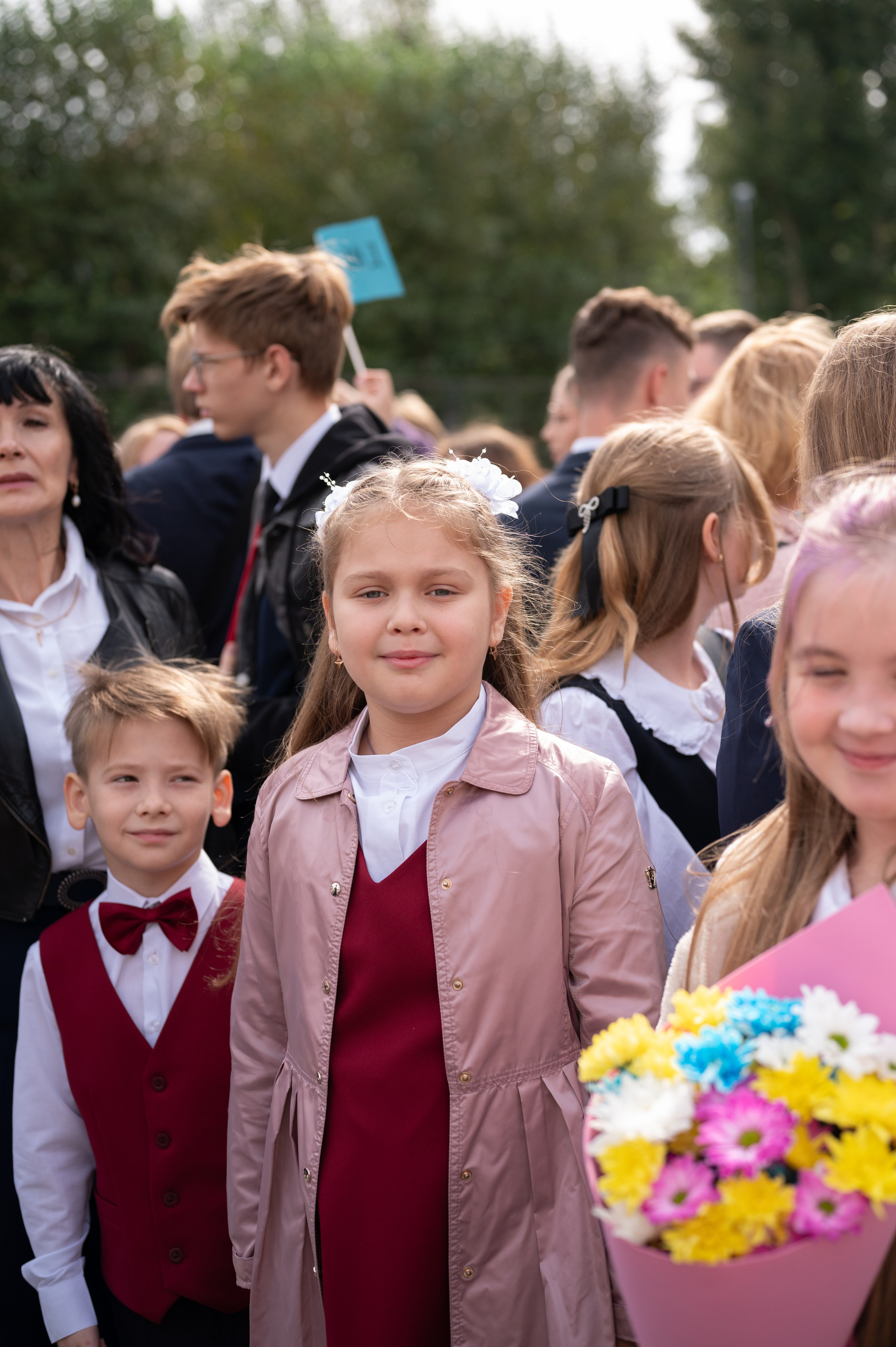 1 сентября 16 гимназия 2 класс (линейка + в классе+ на улице). Фотограф новорожденных, семейный детский в Тюмени Татьяна Морозова