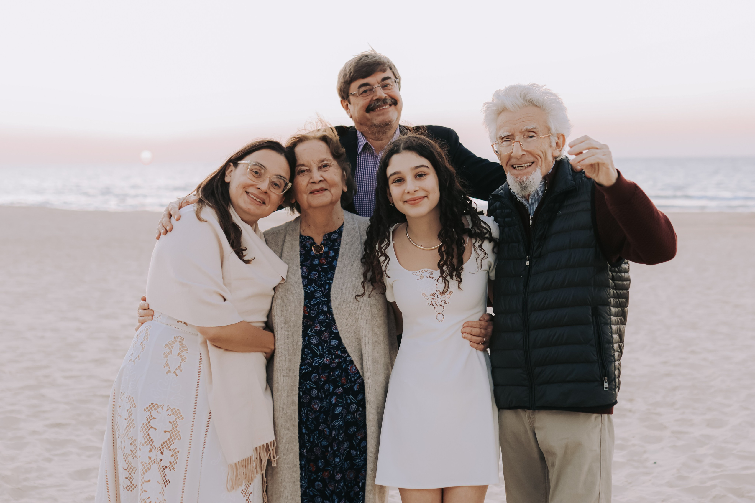 Family shoot / Engagement, Bat Yam | December 2025. Photographer in Israel Alice Milchin