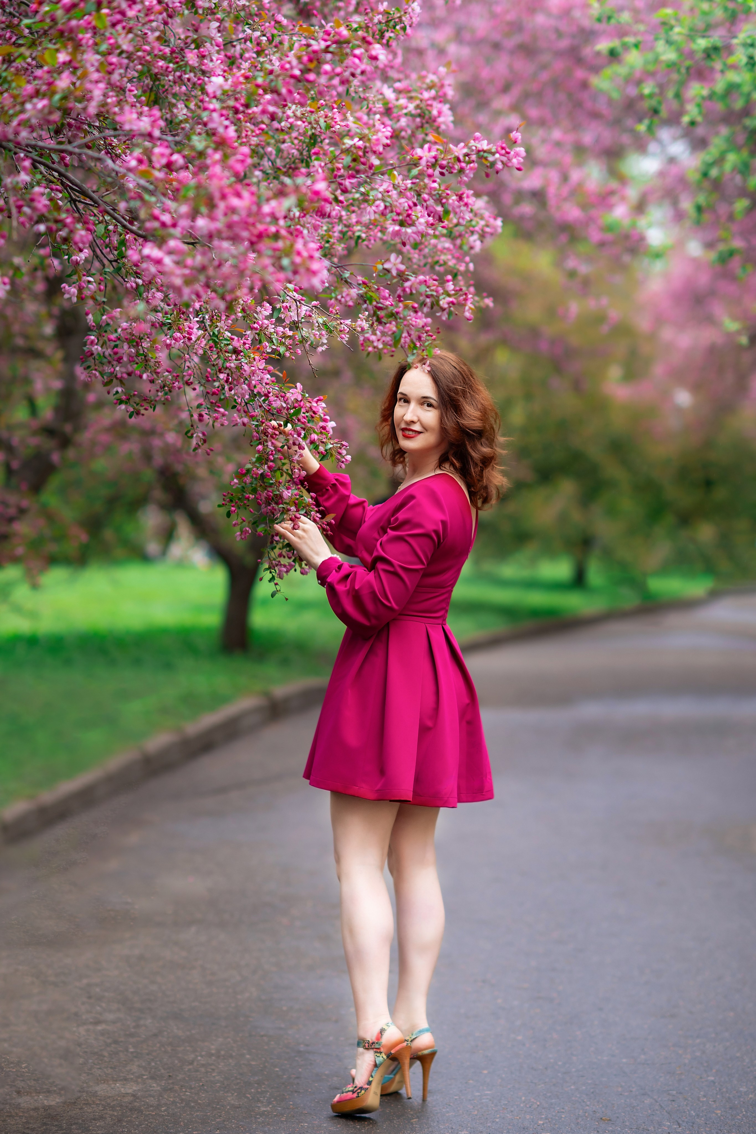 Цветение розовых яблонь. Детский и семейный фотограф г. Москва Оксана Катаджи