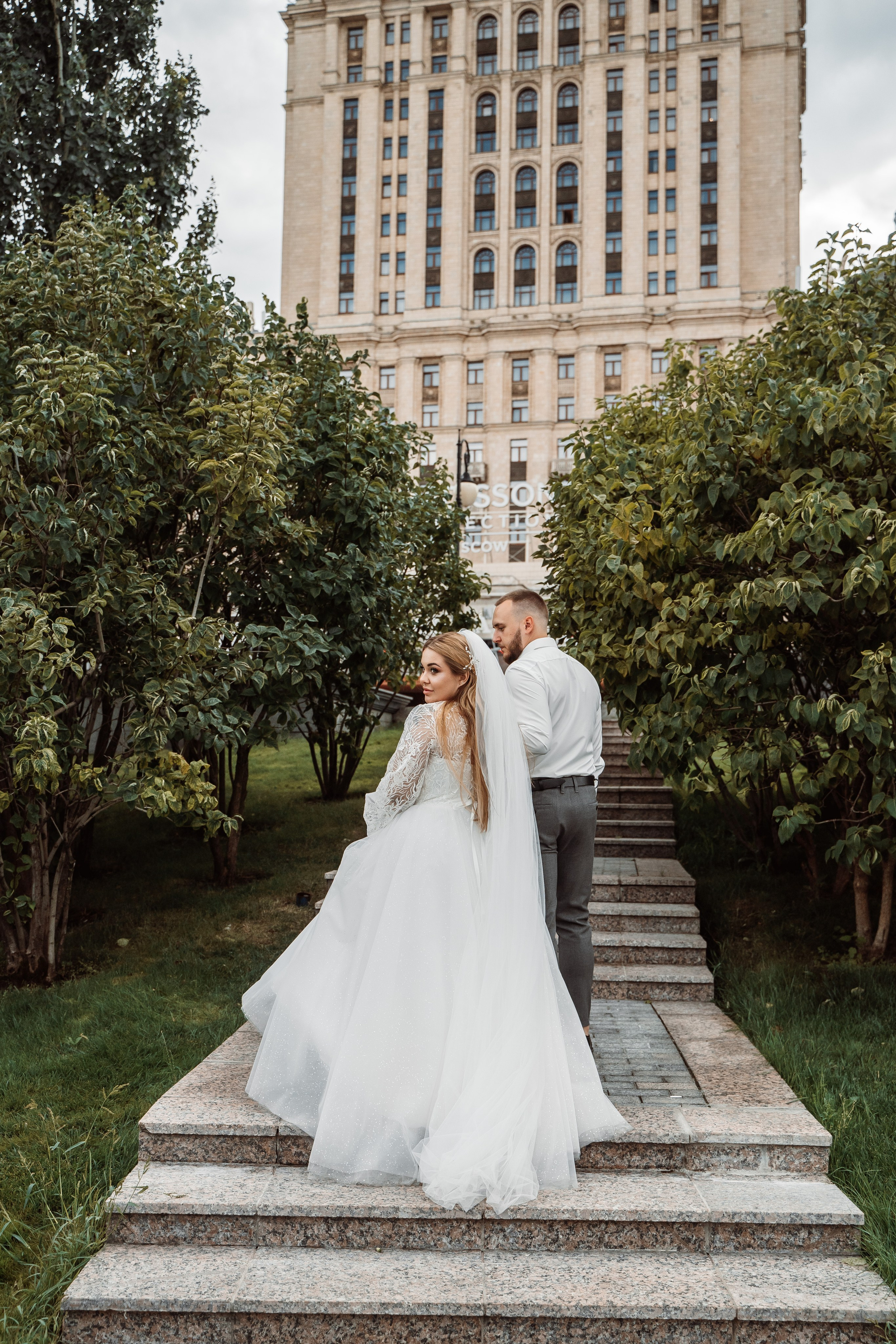 Елена и Александр. Регистрация и прогулка. Фотограф и видеограф в Москве и Московской области Мария Вишня