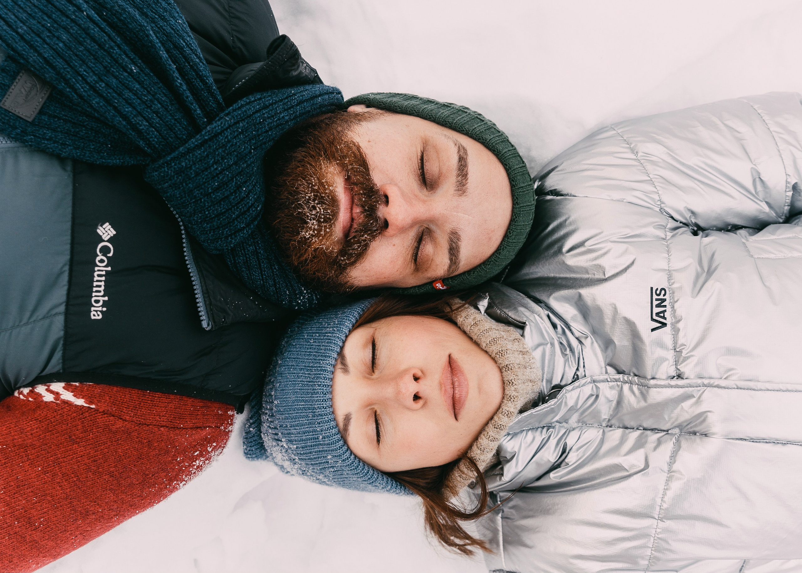 Тренды новогодних съемок 2025. Фотограф в Екатеринбурге Артём Зайнетдинов