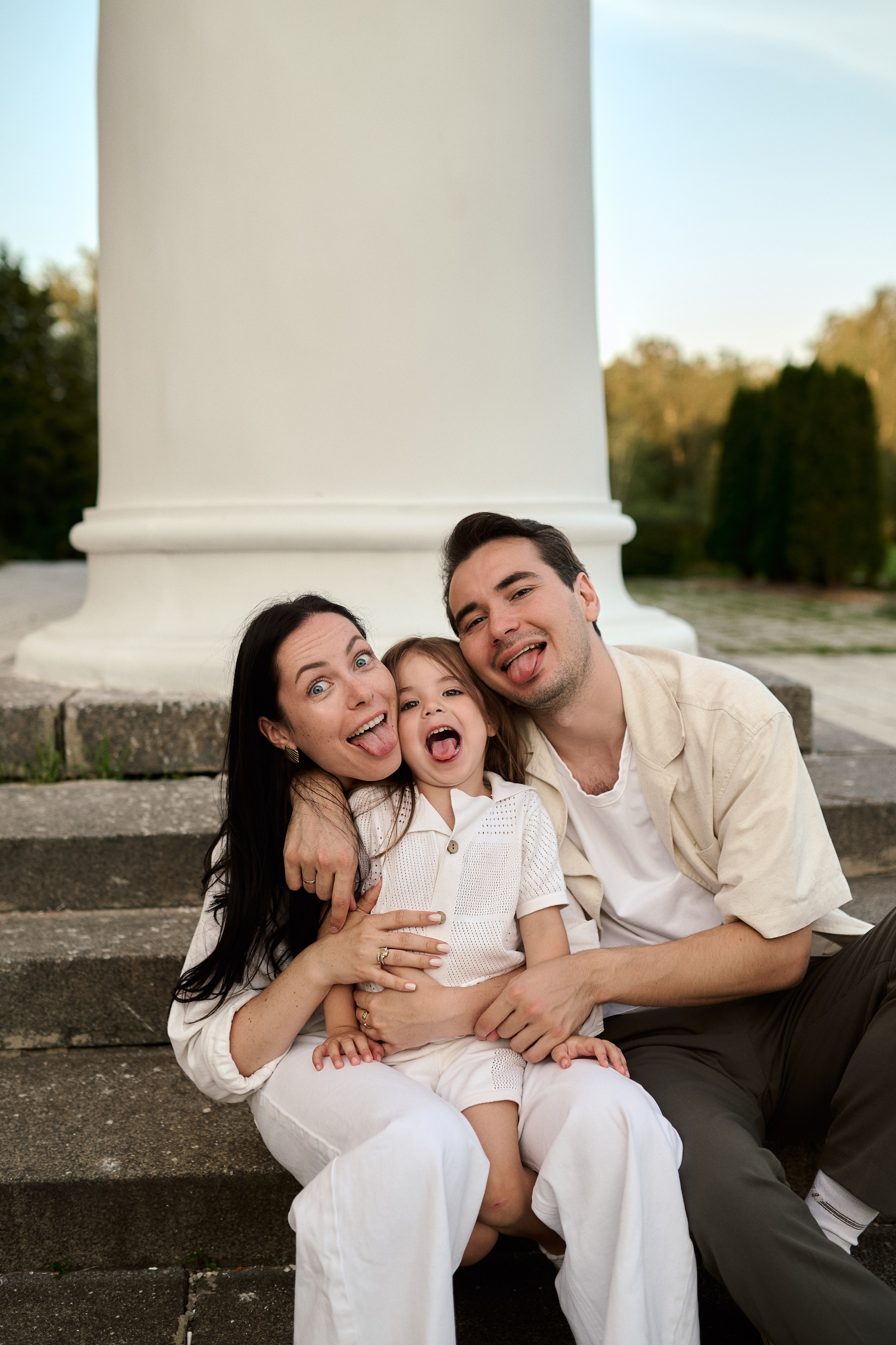 Рохус, Юля и Оливия в парке Останкино. Семейный и свадебный lifestyle-фотограф в Москве Мария Петрова