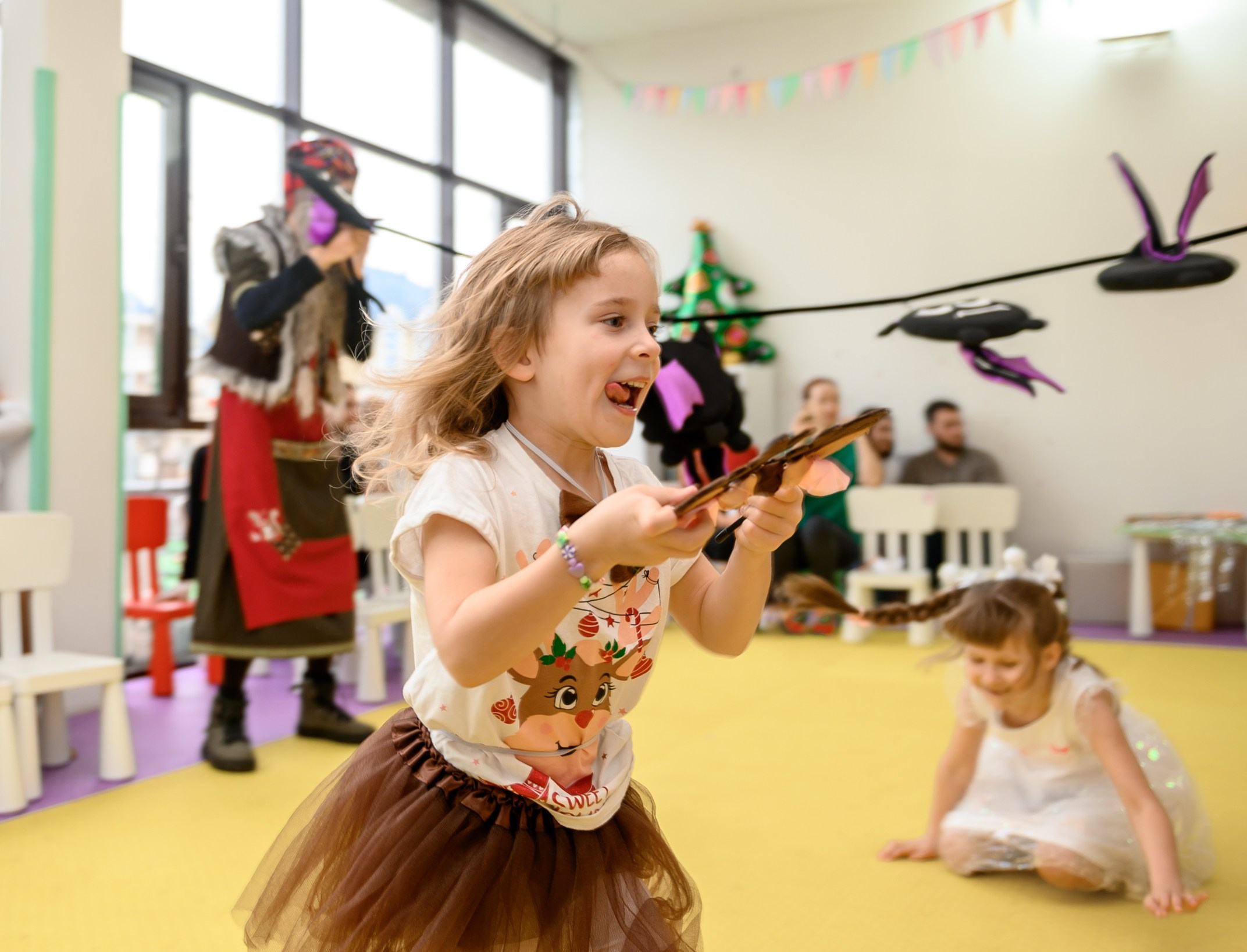 Елка 2025 в детском саду Мишка клуб. Свадебный и семейный фотограф София Невская