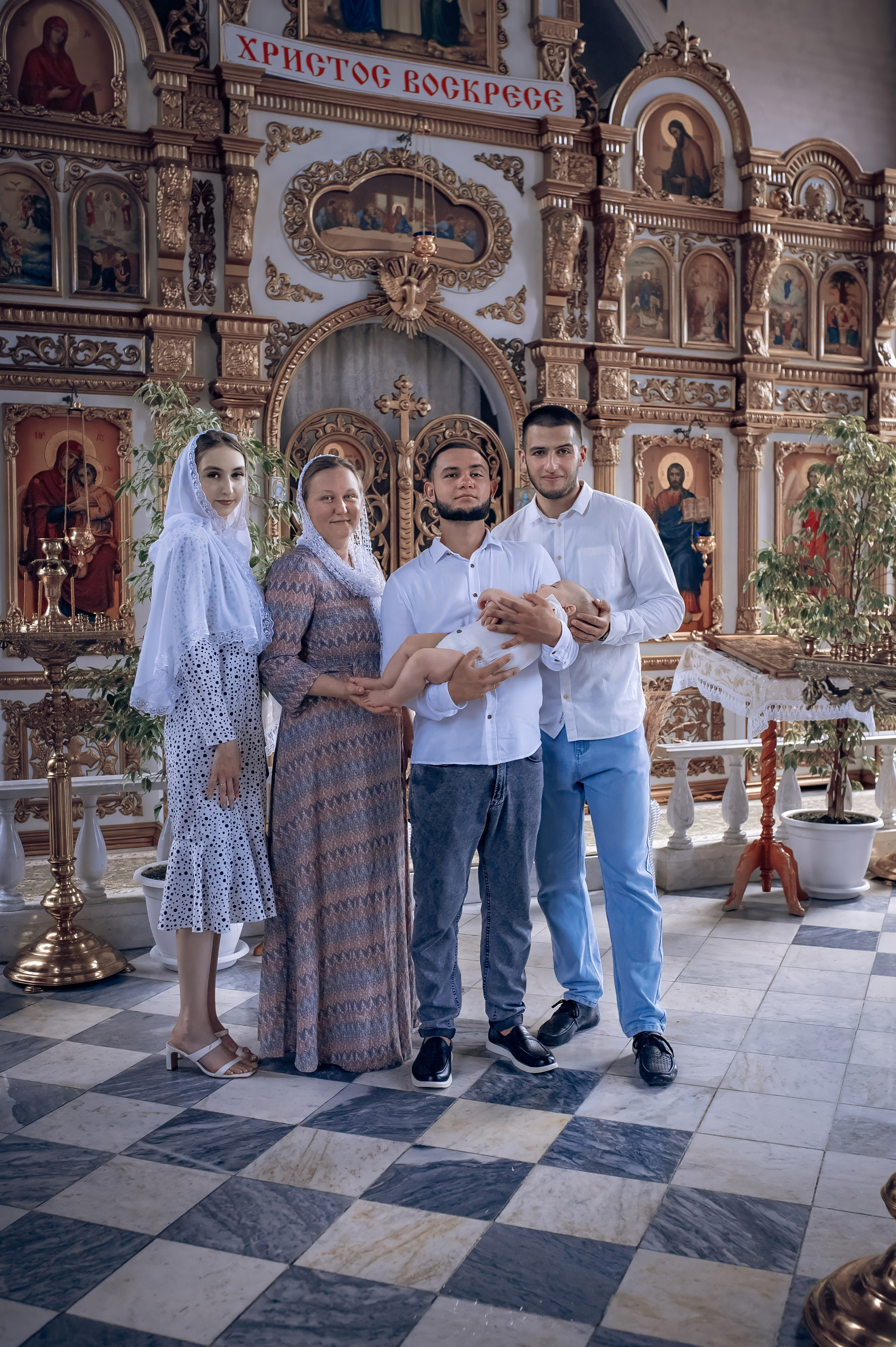 Крещение Льва в Воскресенско-Никольском храме. Фотографы крещения/венчания  Красноярск Татьяна и Вячеслав Переваловы