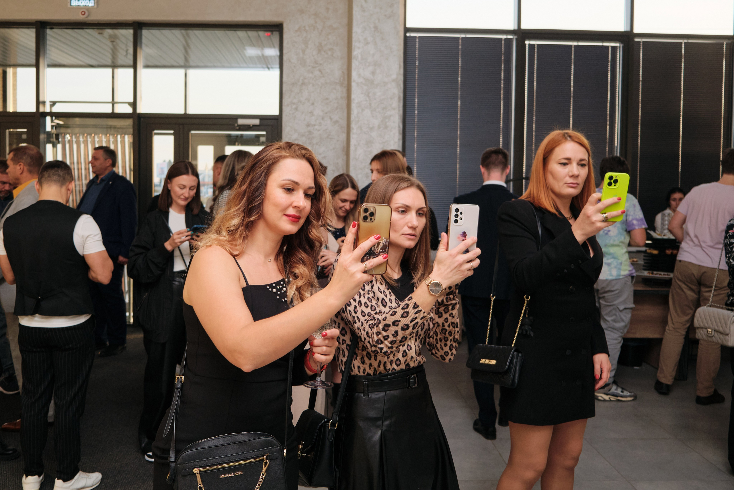 Открытие салона 100 градусов. Антон Ив