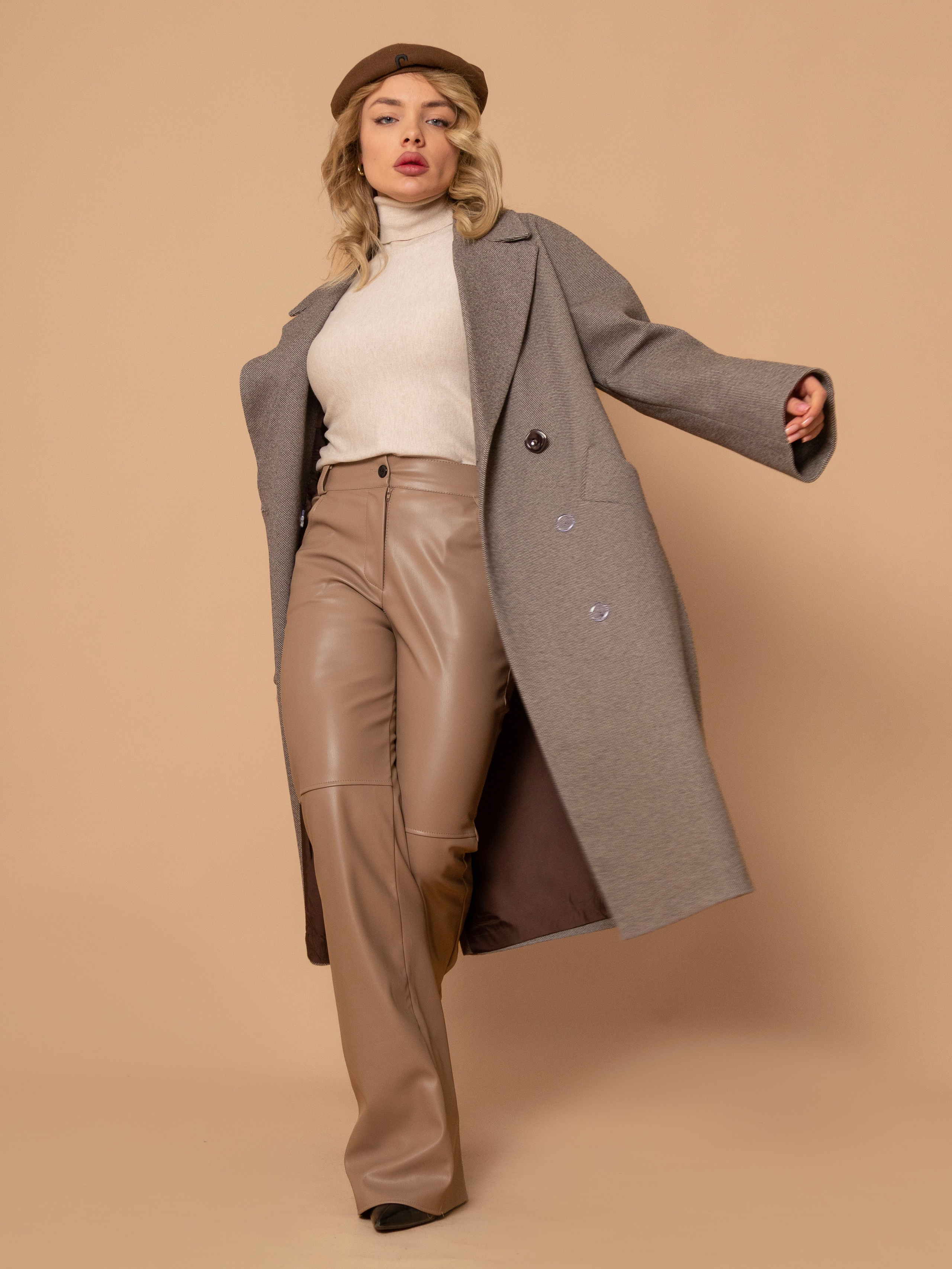 Пальто Х-сайз размер. Фотостудия для Wildberries Ozon