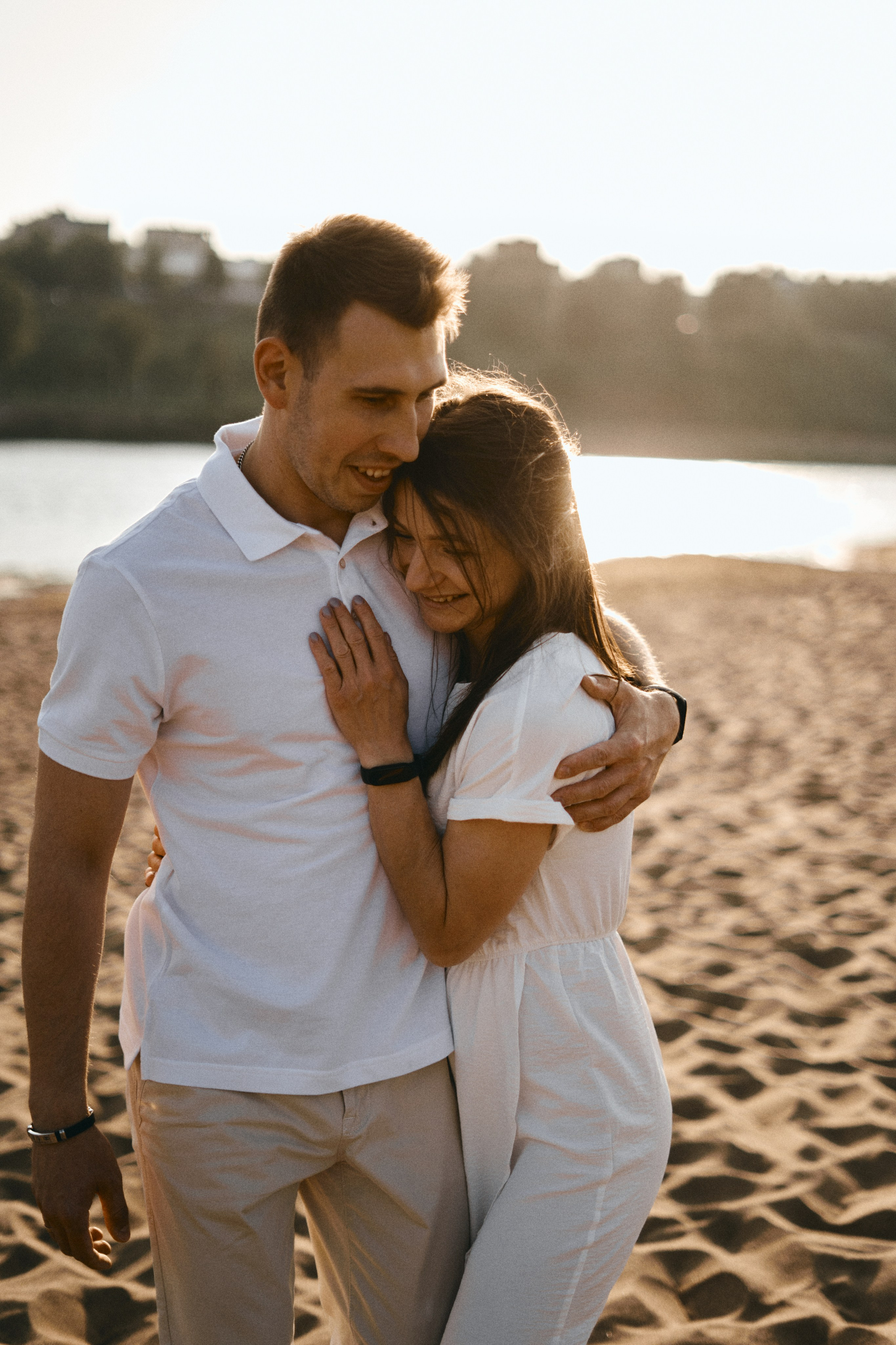 Пляж, ветер и объятия. Фотограф Киров Анжелика Некрасова