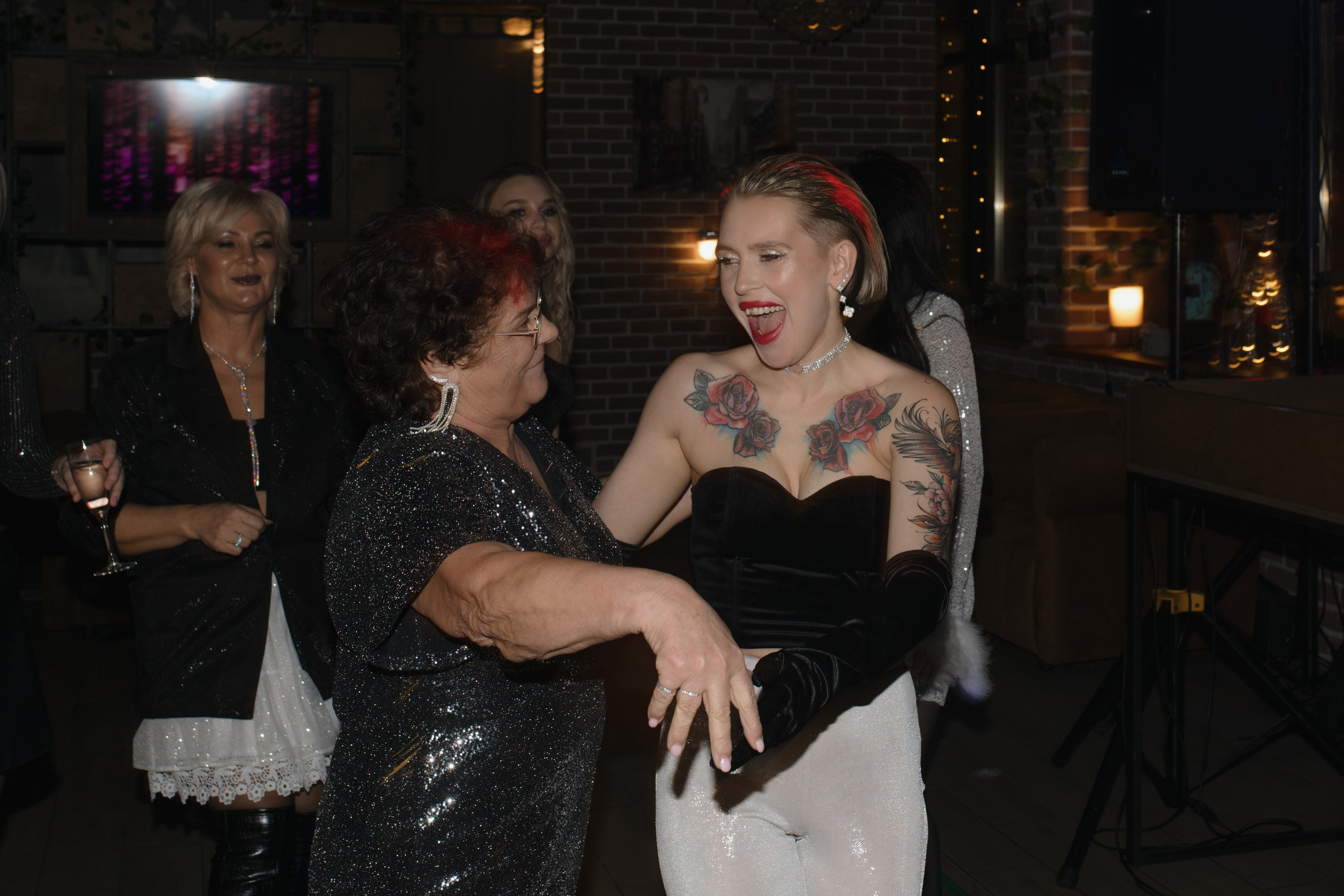 День рождения Томы — Let`s Talk Bar. Свадебный фотограф Екатеринбург/Челябинск — Любовь Волохова