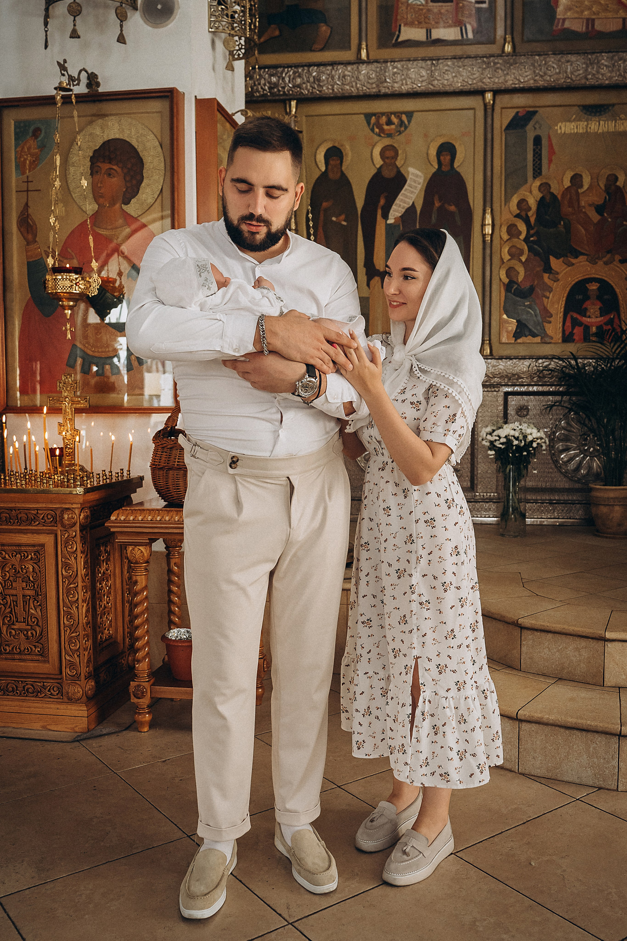 Фотосессия крещения, фотограф таинства крещения Москва, ребенок с мамо. Фотограф Ольга Рубцова в Москве и Московской области