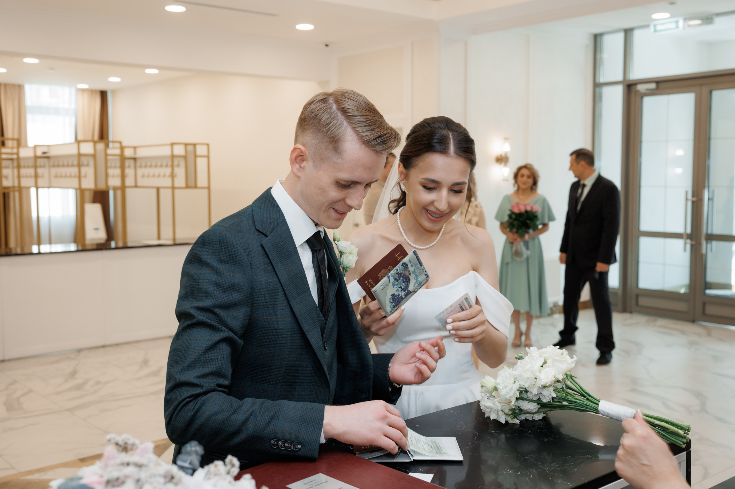 Регистрация в отеле Fish Point, ЗАГС Бутово, прогулка в Остафьево. Свадебный и репортажный фотограф (Москва, Королев и другие)