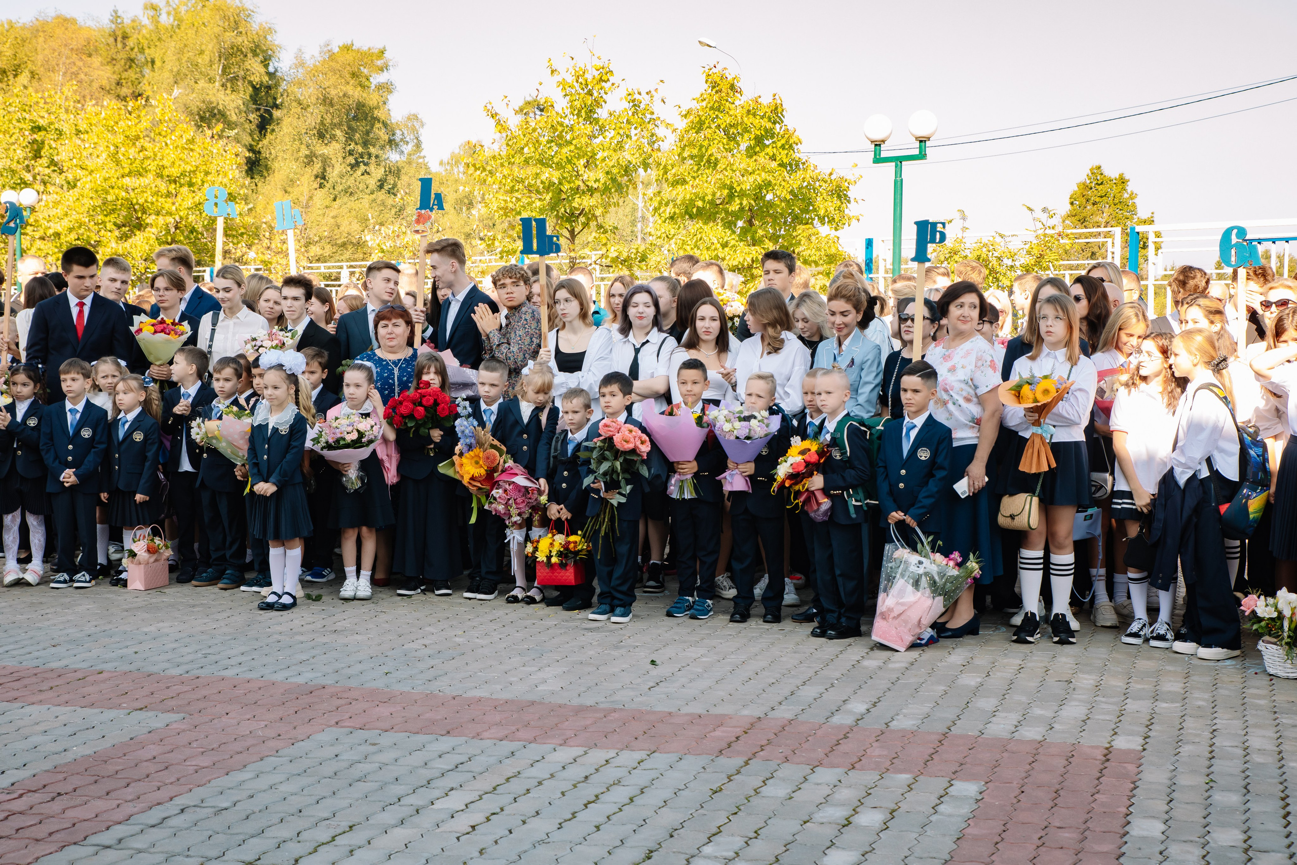 Линейка 1Б Школа Права и Экономики. Фотограф в Москве Яна Полосина