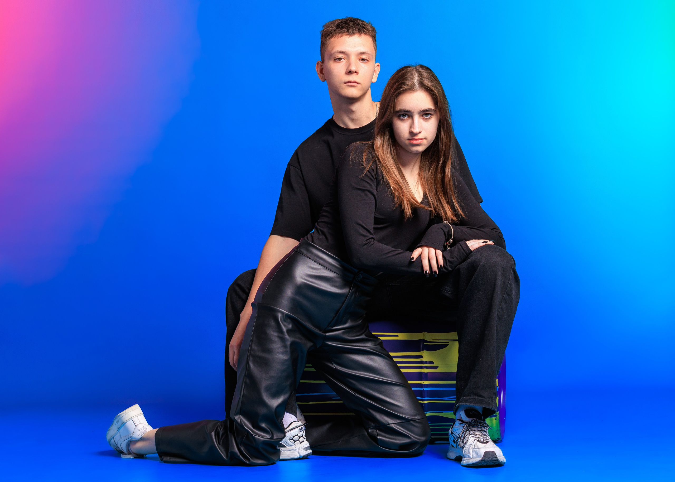 Смотреть фотки в фотостудии. Выпускные альбомы Геленджик, Новороссийск, Краснодар, Туапсе