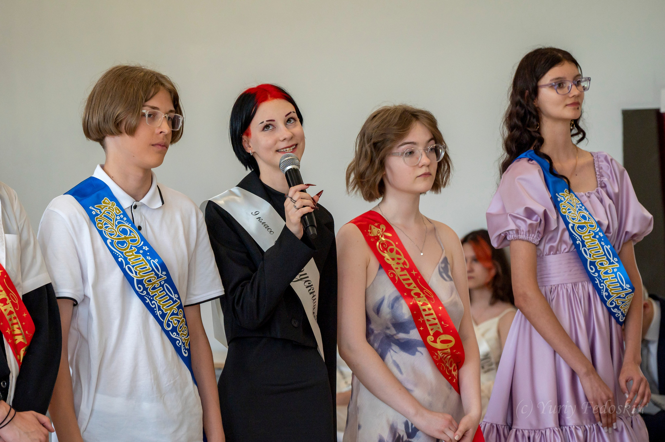 Репортаж о выпускном 9 классов в школе № 7 города Королёва, 26.06.24г. Профессиональный фотограф интерьеров в Москве Юрий Федоскин