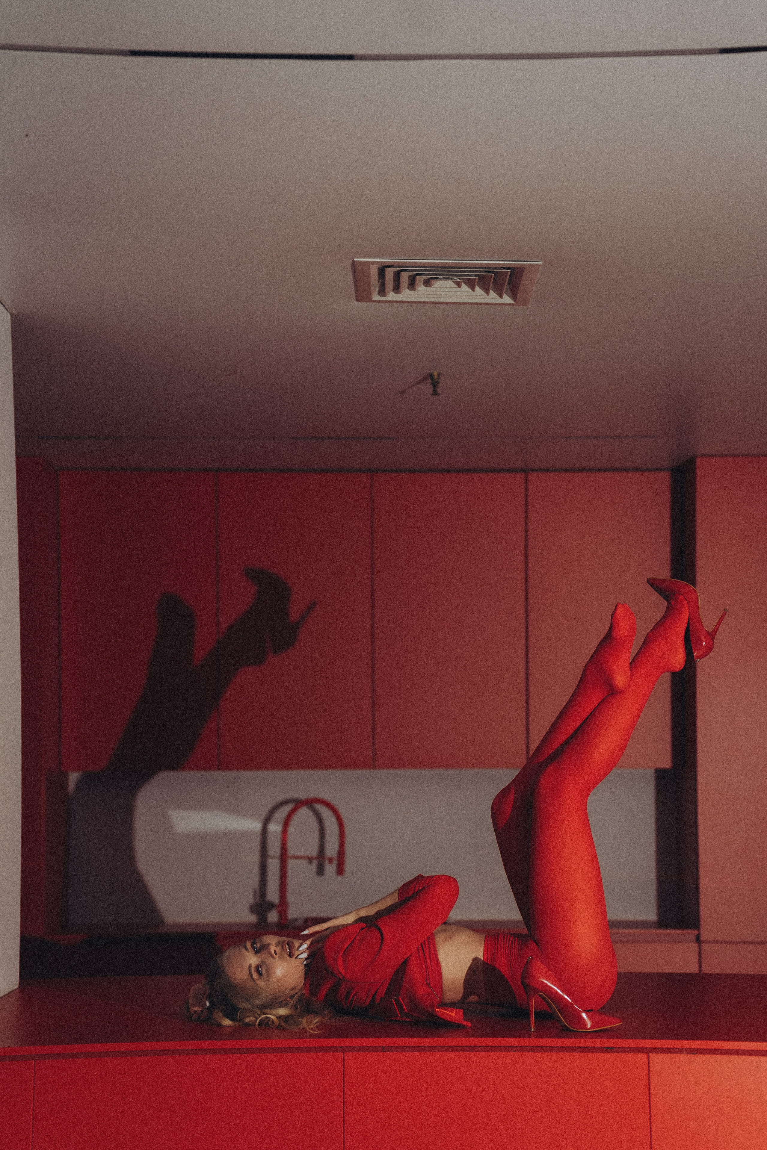 ФОТОСЕССИЯ К НОВОМУ ГОДУ В СТУДИИ С ЕЛОЧКОЙ КРАСИВЫЙ ОБРАЗ. Профессиональный фотограф, Санкт-Петербург — Виктория Богомолова