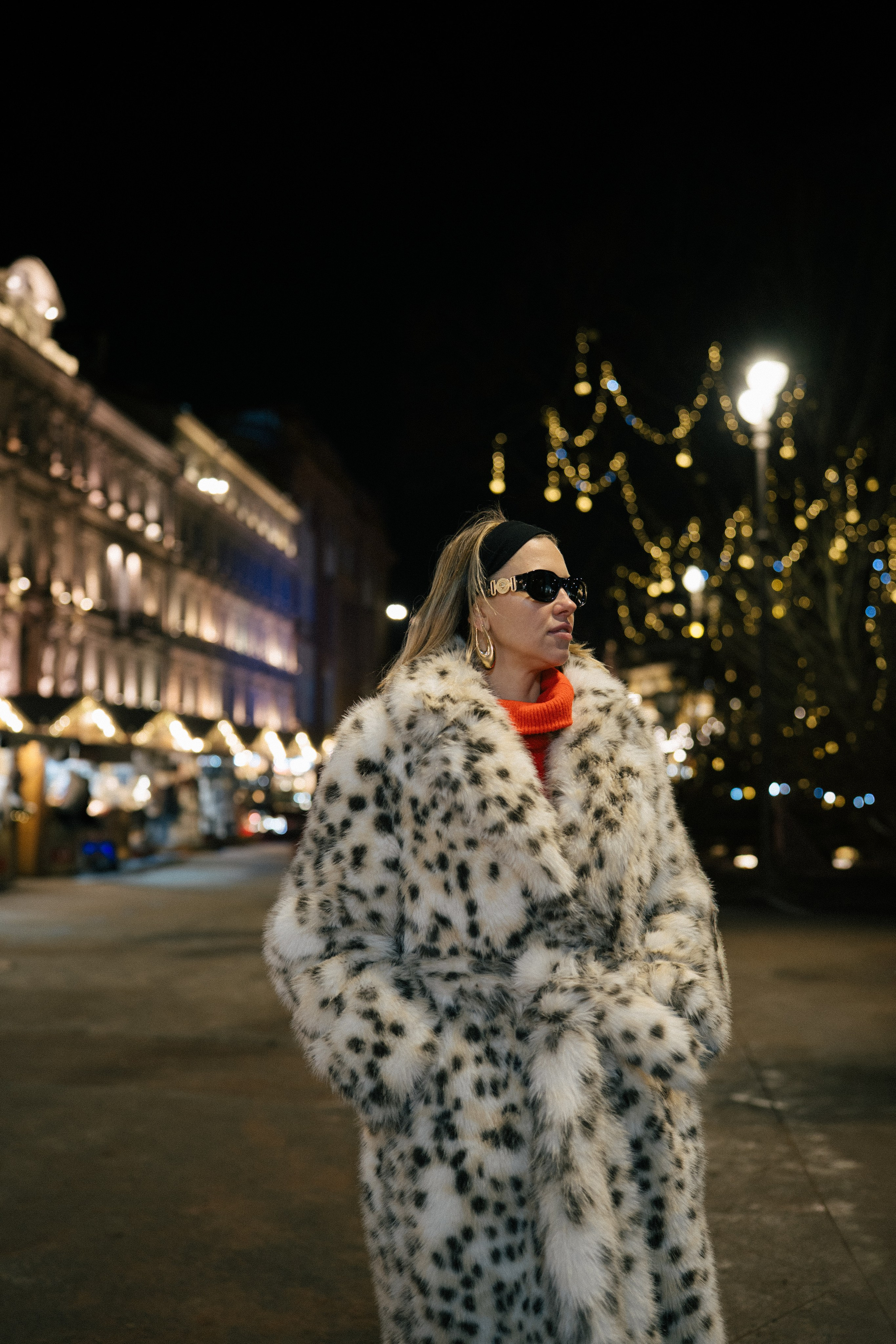 ПРОГУЛКА НА МАНЕЖНОЙ ПЛОЩАДИ ДЛЯ ДЕВУШКИ ПЕРЕД НОВЫМ ГОДОМ (НОВОГОДНЯЯ ФОТОСЕССИИЯ НА МАНЕЖНОЙ ПЛОЩАДИ). Профессиональный фотограф, Санкт-Петербург — Виктория Богомолова