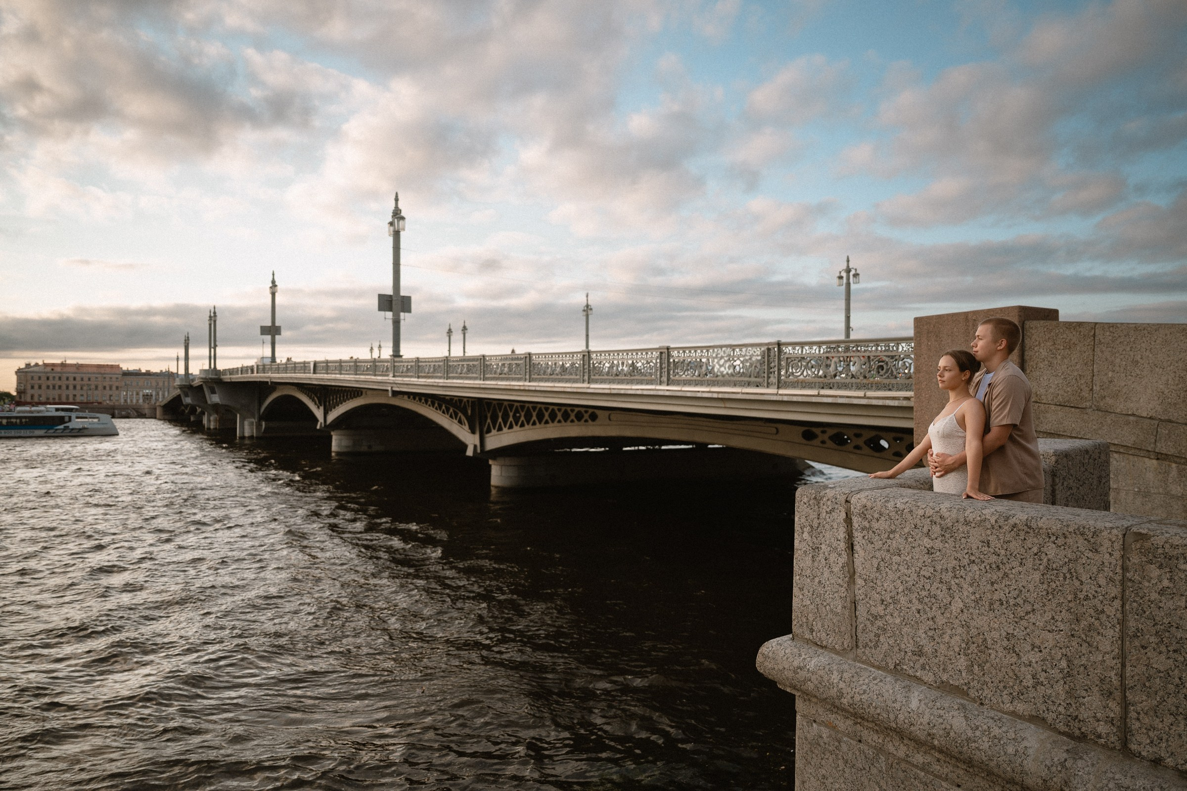 Романтическая фотосессия в центре Санкт-Петербурга, фотосессия пары на улице