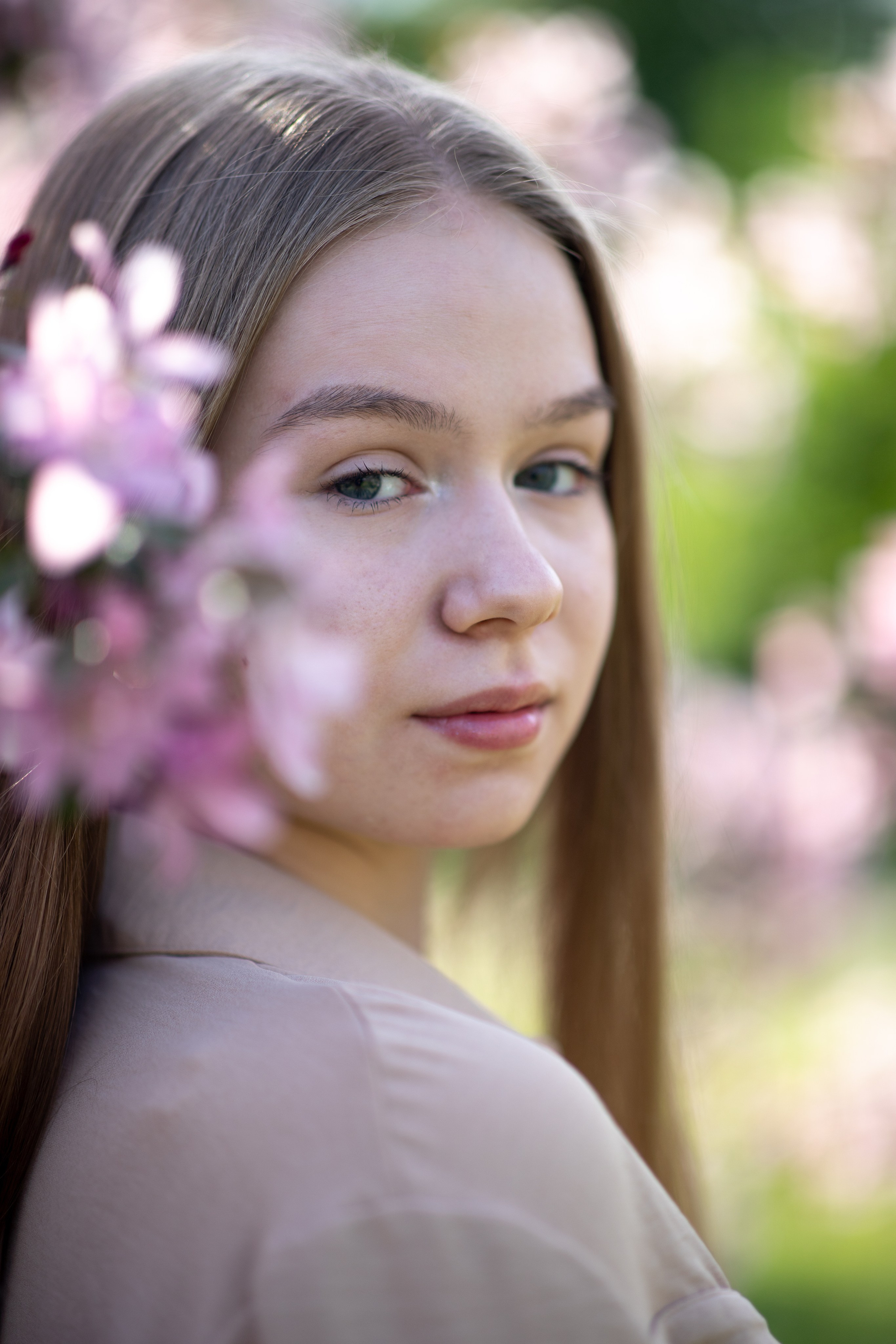 Фотосессия для девушки в парке.