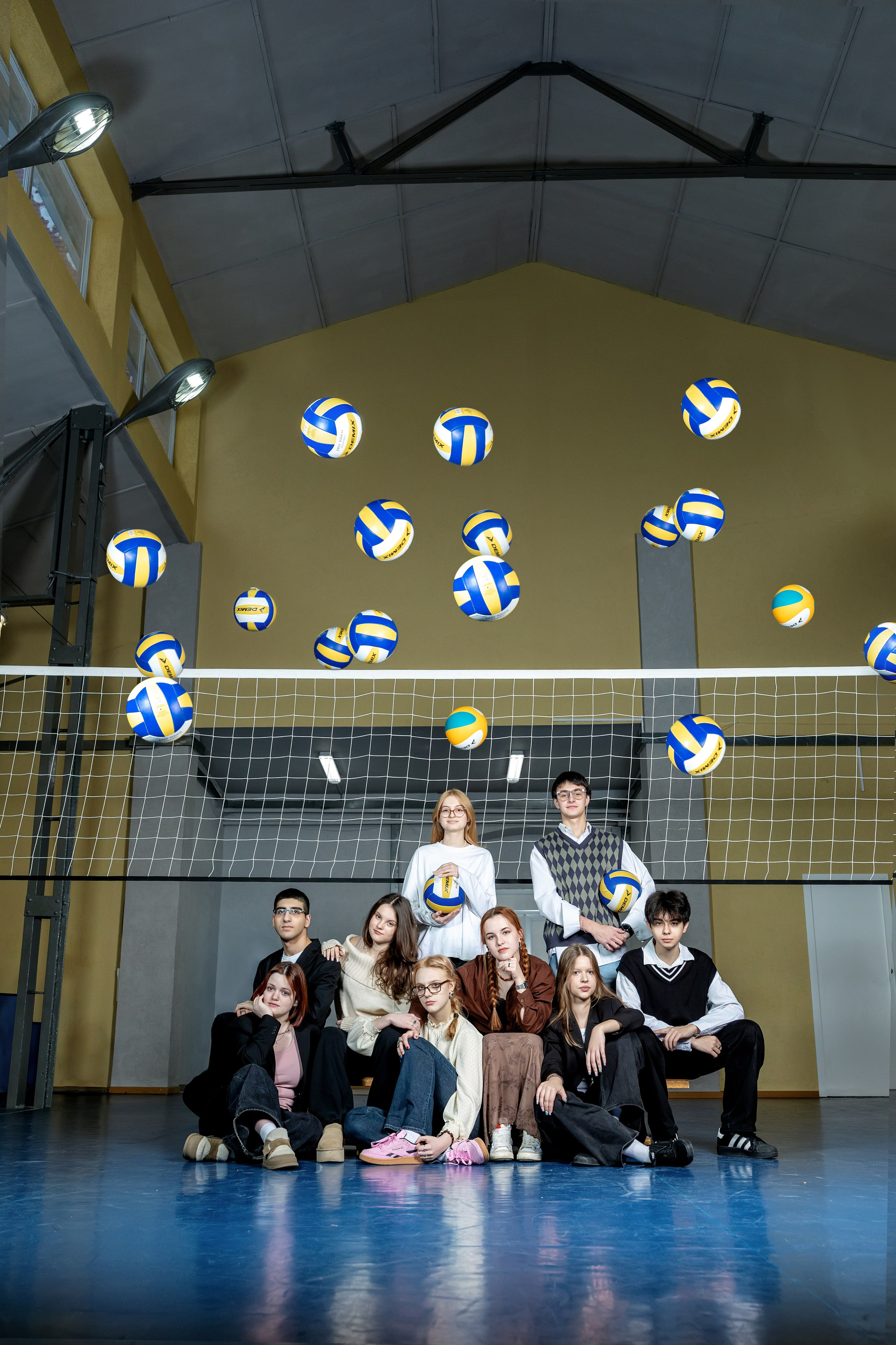 школьный фото в спортзале