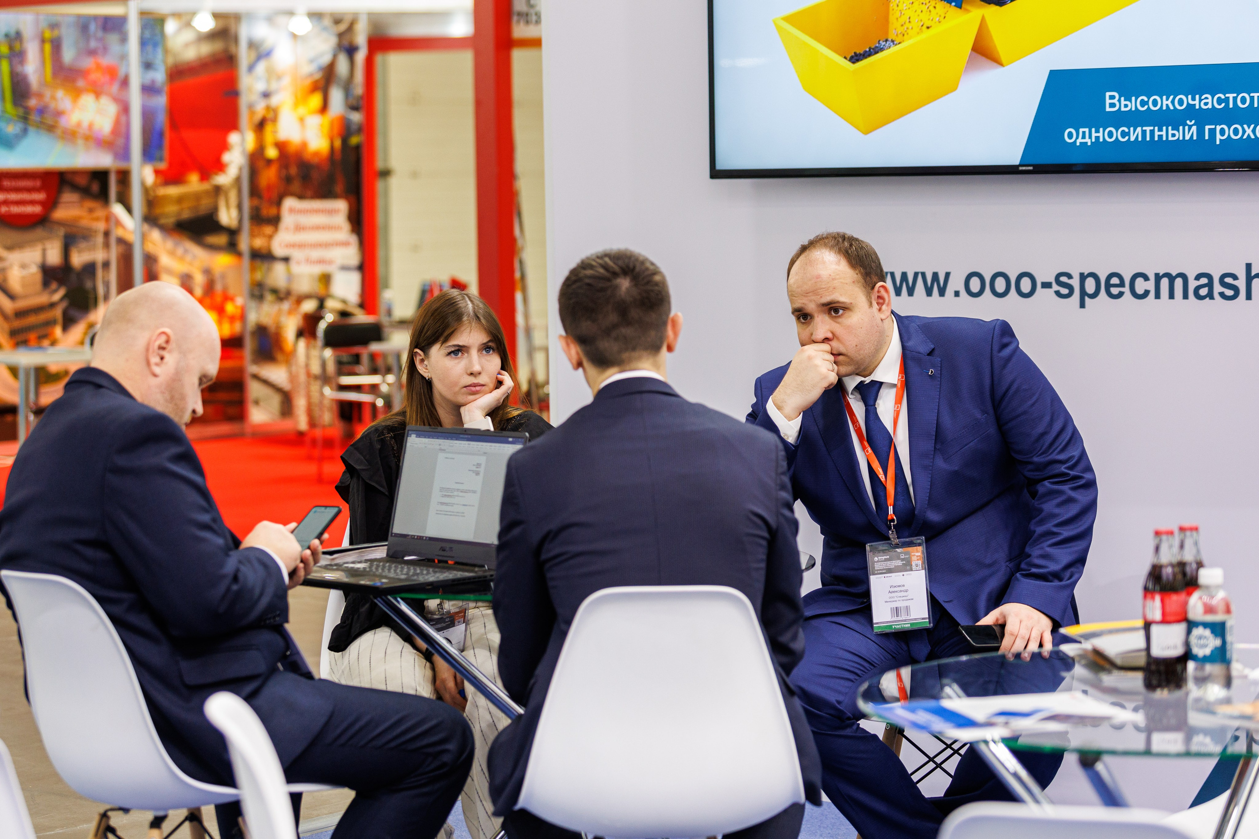 Съёмка стенда на выставке. Фотограф на мероприятие в Москве Марик