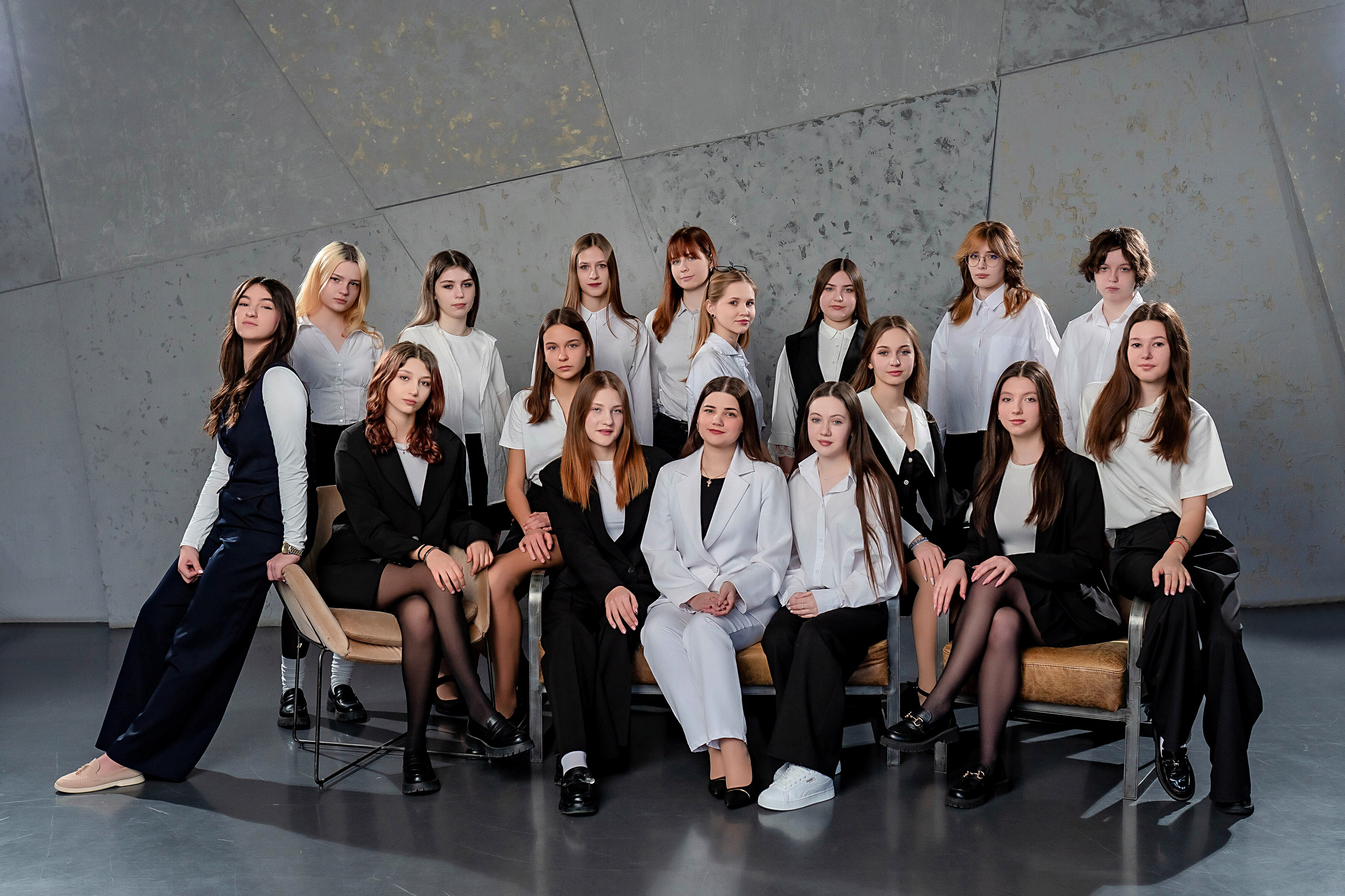 Выпускные (школьные) альбомы (книги) в Ростове-на-Дону. Современные Выпускные Альбомы в Ростове-на-Дону