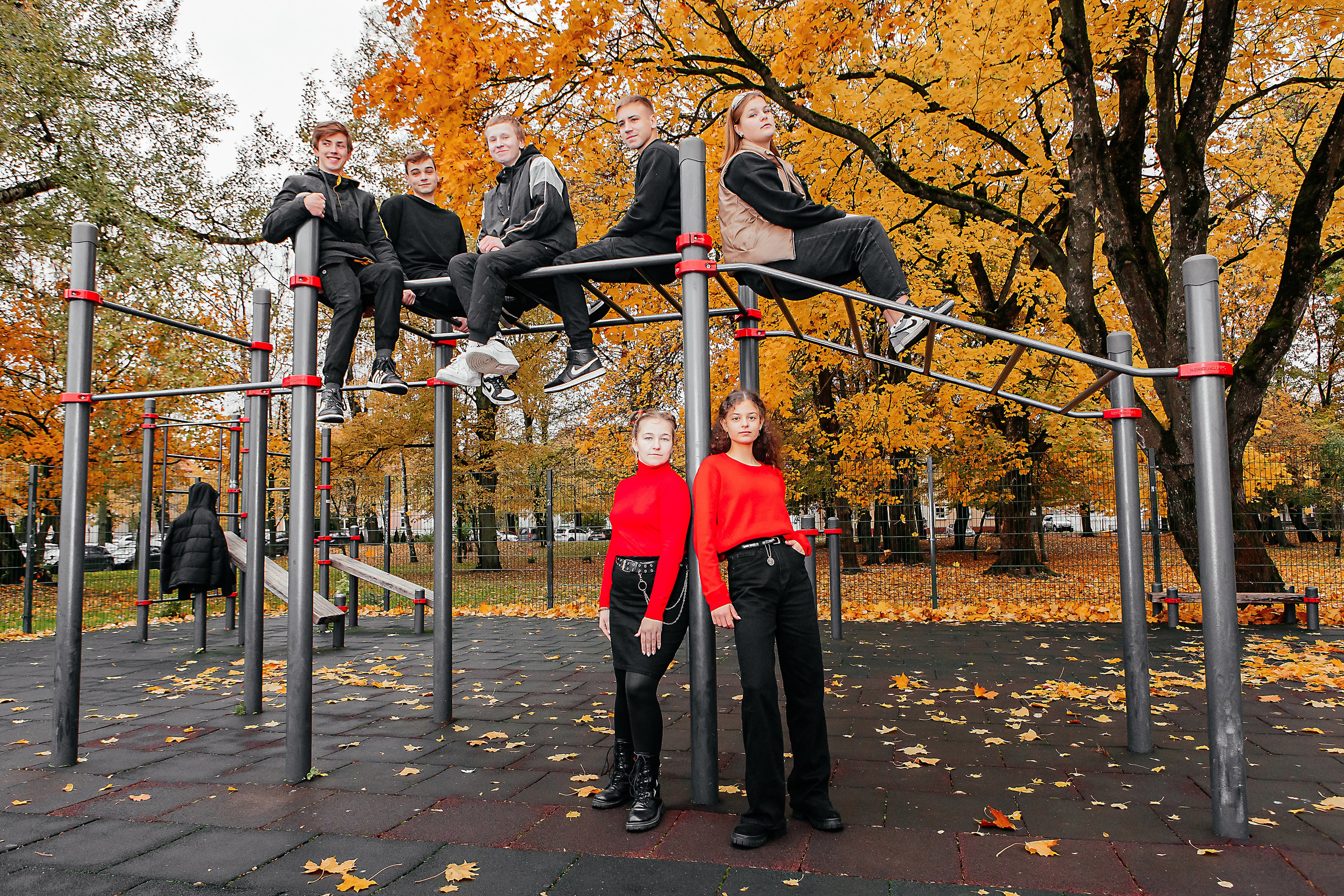 Выпускники 9 класса. LiveBook39 — студия выпускных альбомов Светланы Микишаниной в Калининграде