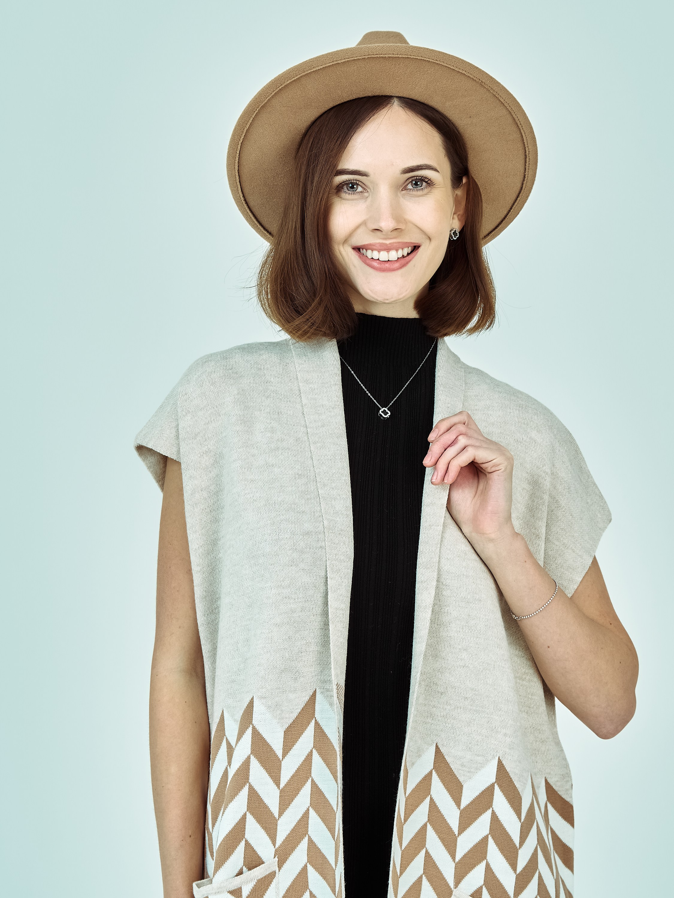 Модельная фотосъёмка кардиганов для Wildberries