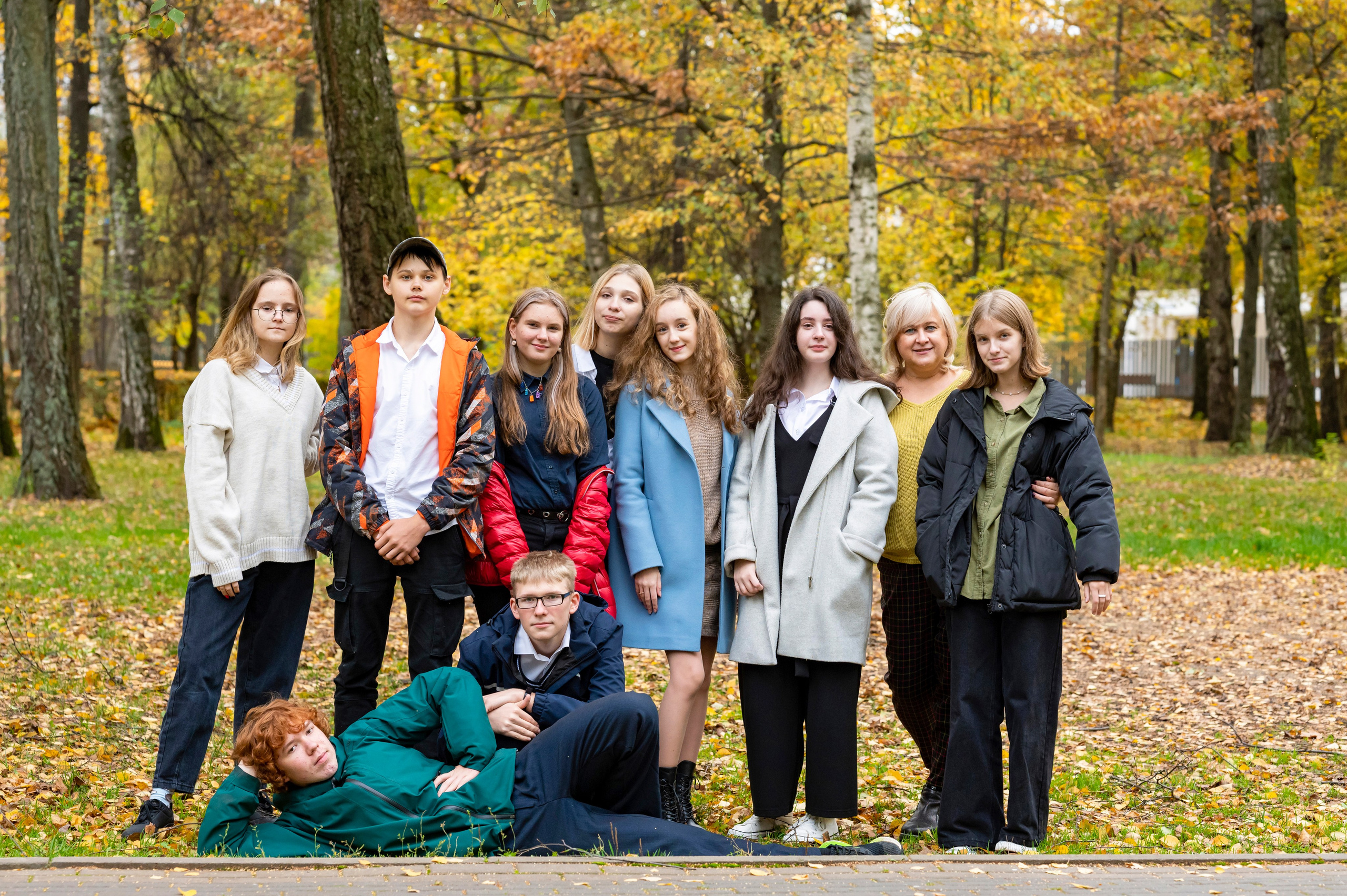 Осенняя фотосессия в парке 9-А класс Школа 953. Детский и семейный фотограф г. Москва Оксана Катаджи