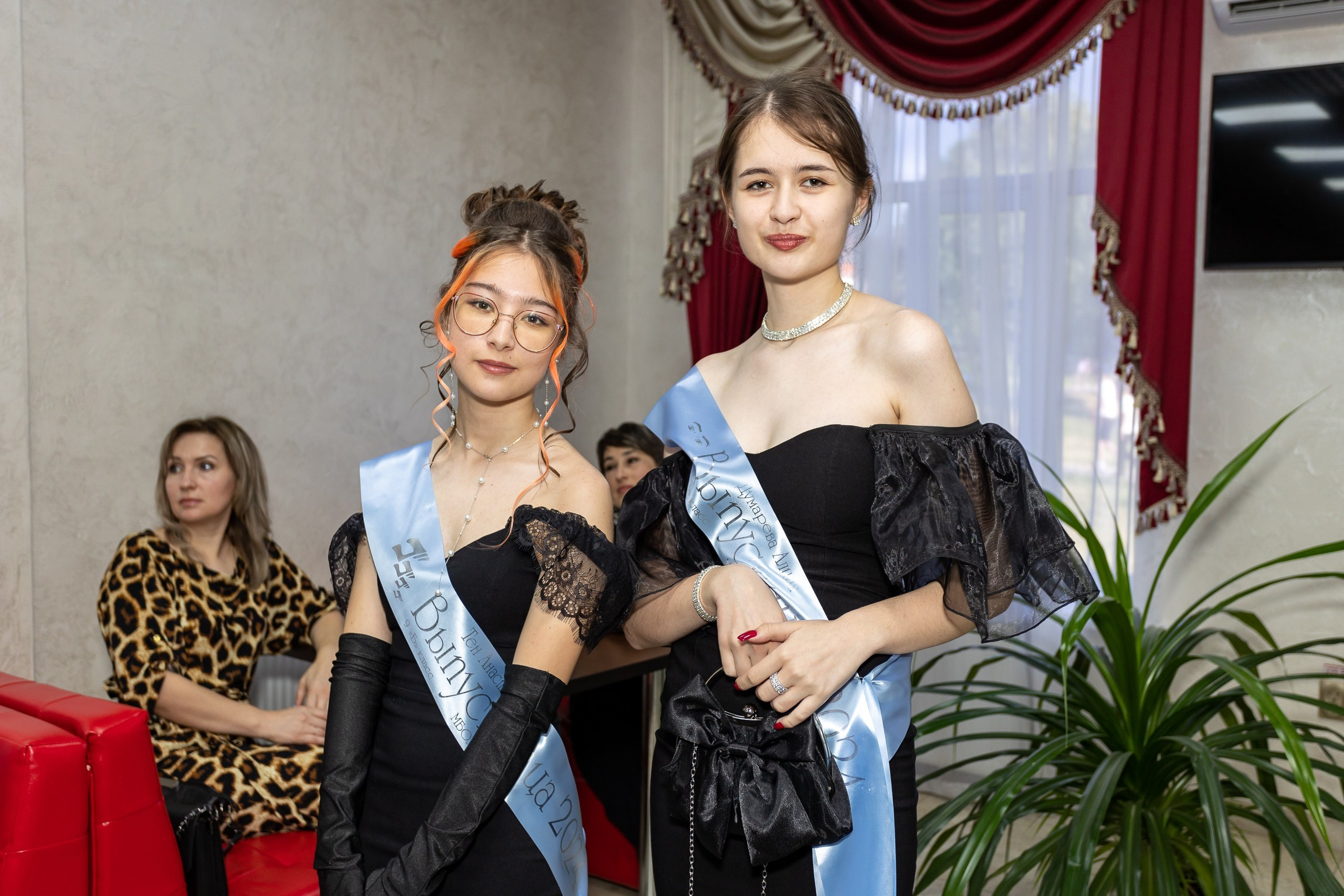 Вручение аттестата и выпускной вечер. Выпускные альбомы Майкоп, Краснодар Елена Золотарева