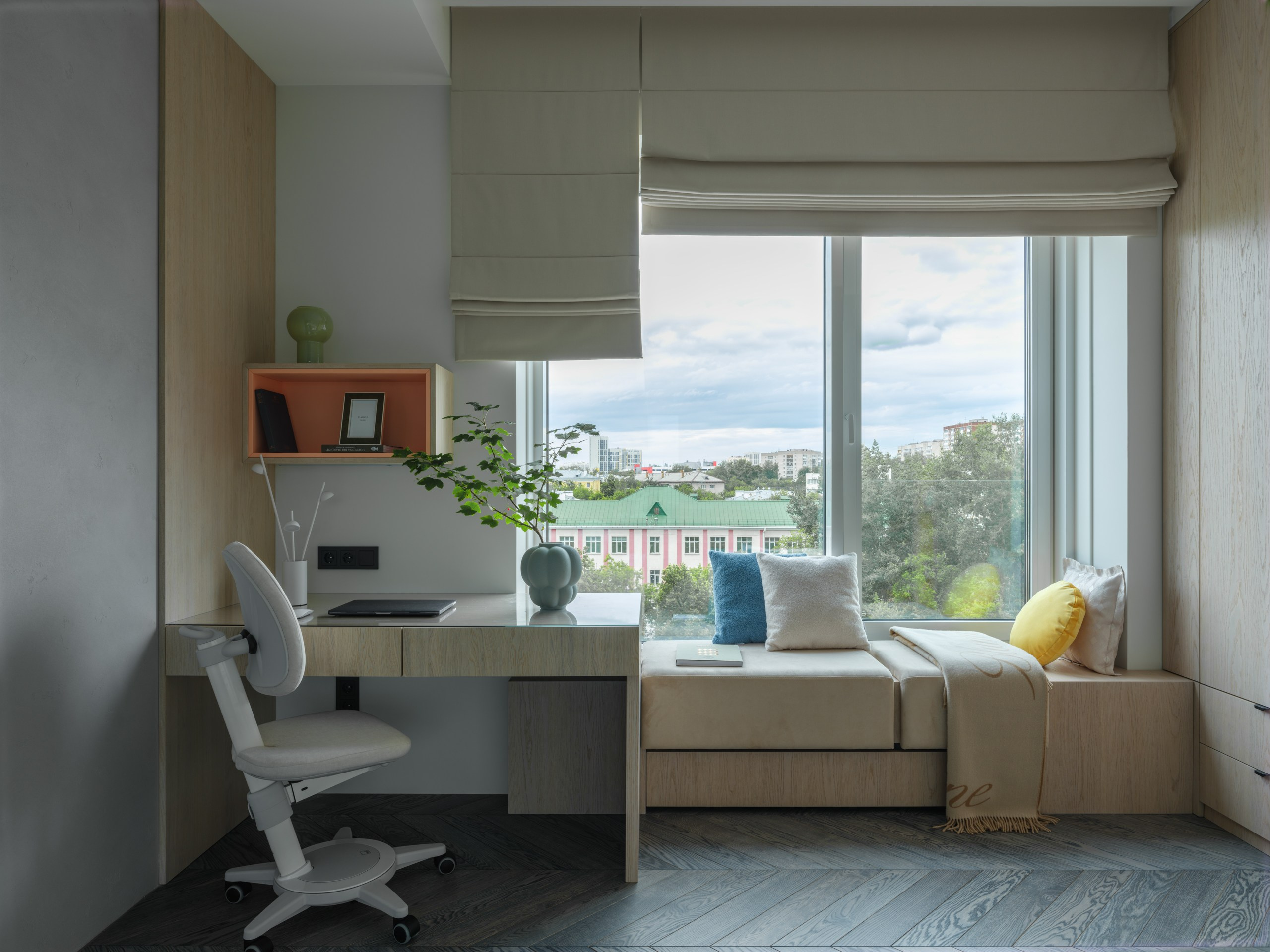 Юлия Шевелева дизайн проект Цветная, большой квартиры на Первомайской. Коваль Илья — Интерьерный и архитектурный фотограф