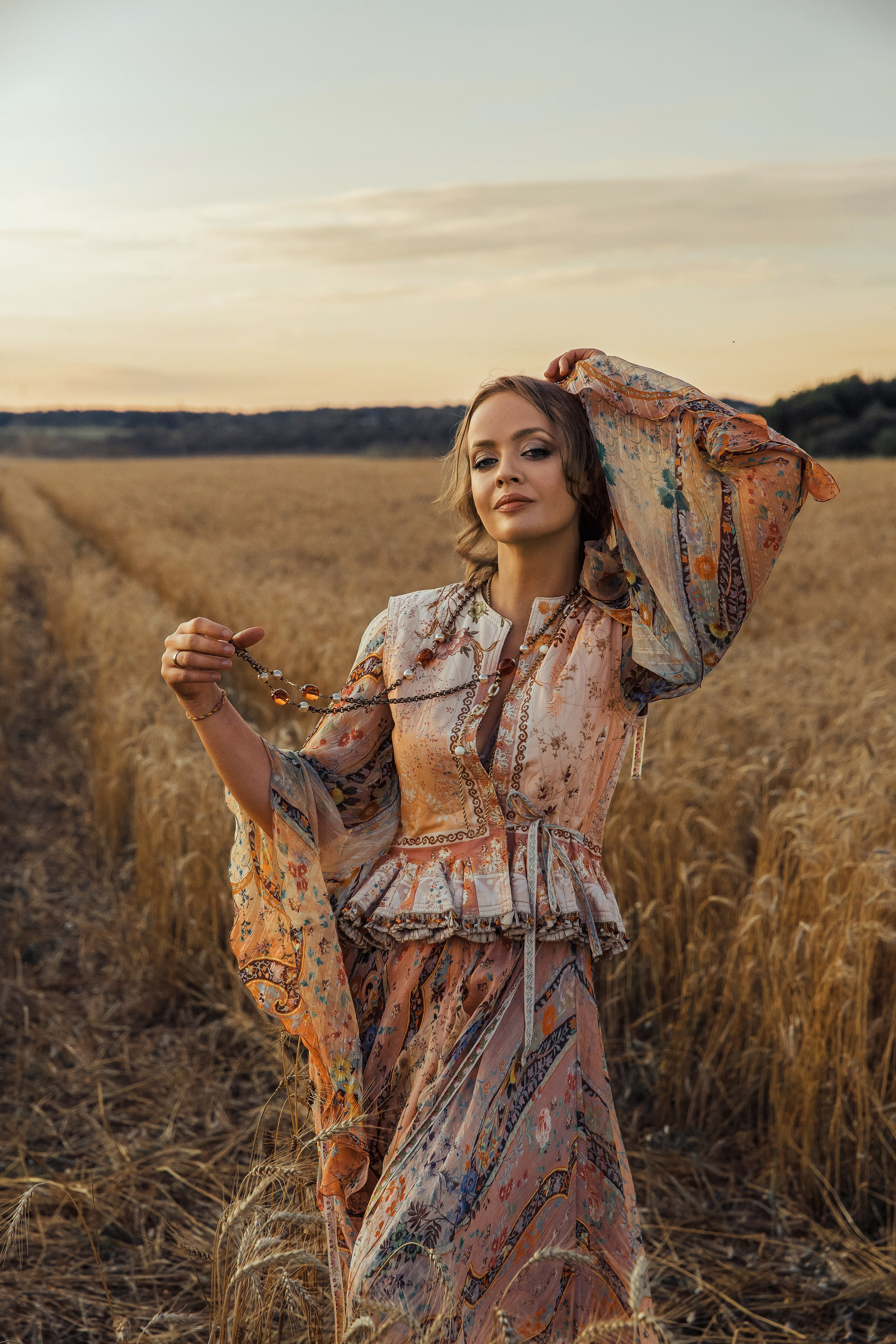 Фотосессия в пшенице для бренда Vintage Dream. Фотограф и видеограф Анна Домашенко